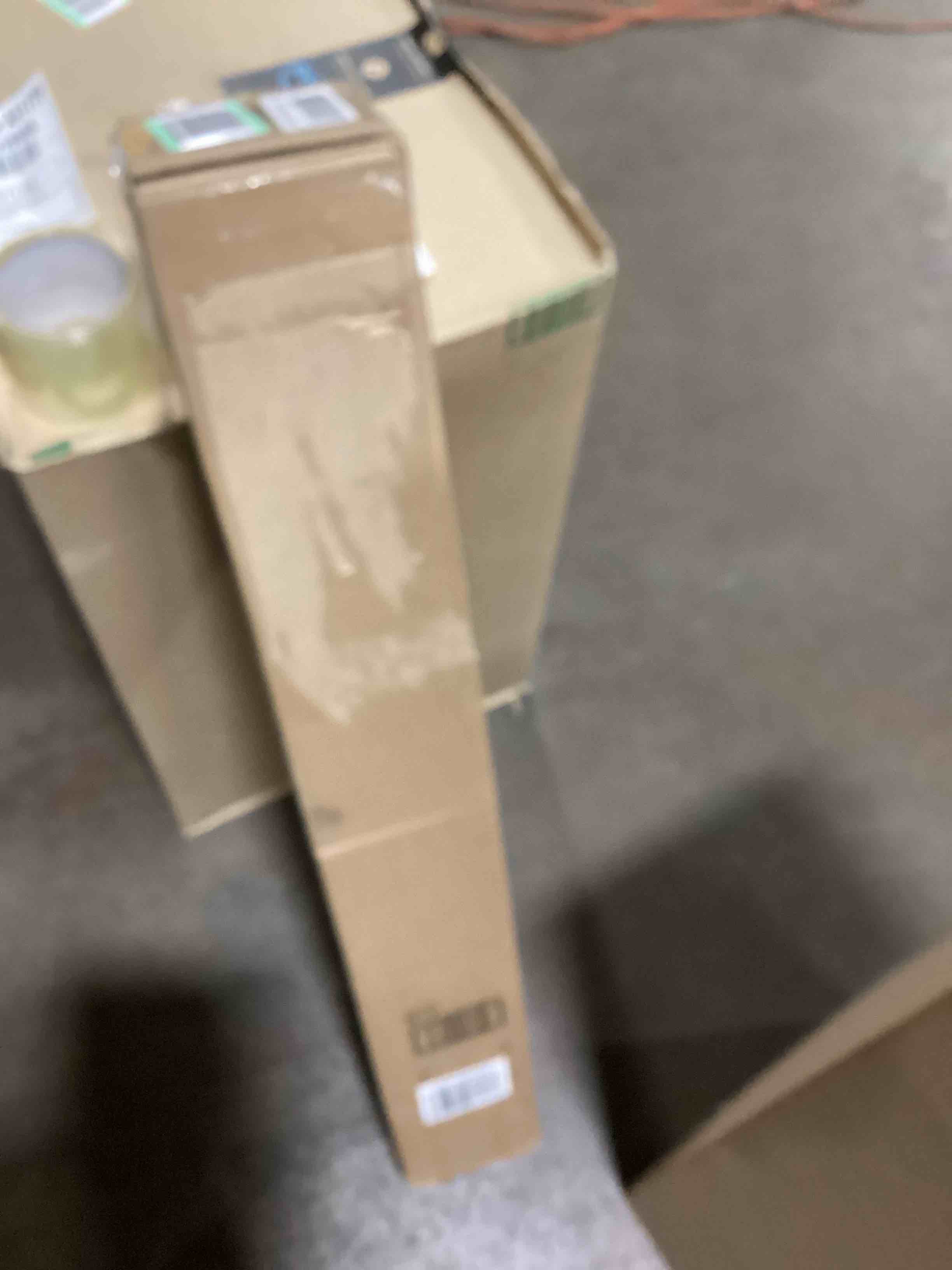 https://s3.amazonaws.com/lotting-images-prod/bidfta/PNK0094407_1726580657211.jpeg