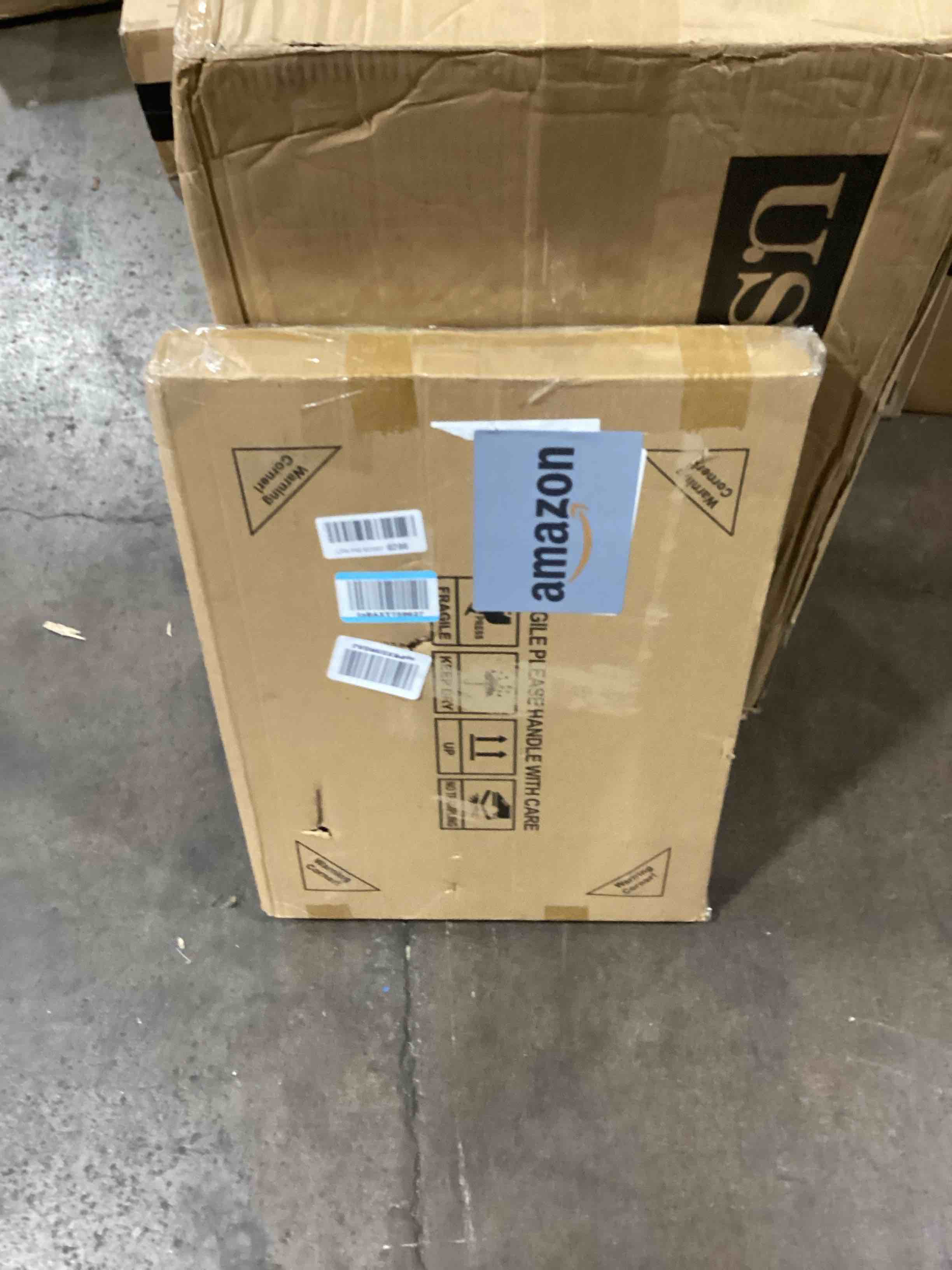 https://s3.amazonaws.com/lotting-images-prod/bidfta/PNK0095741_1725998636295.jpeg