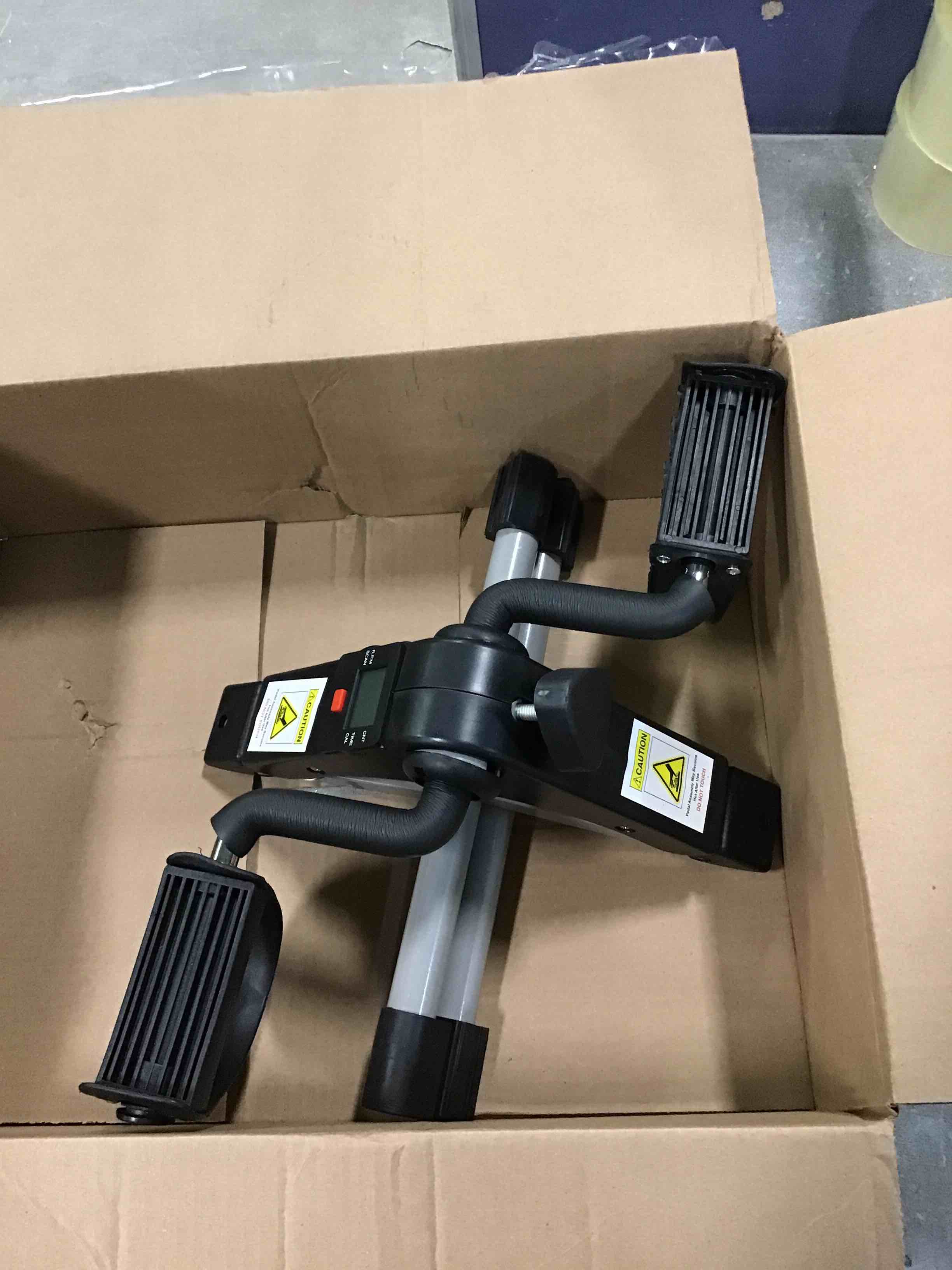 https://s3.amazonaws.com/lotting-images-prod/bidfta/PNK0096082_1724471142152.jpeg