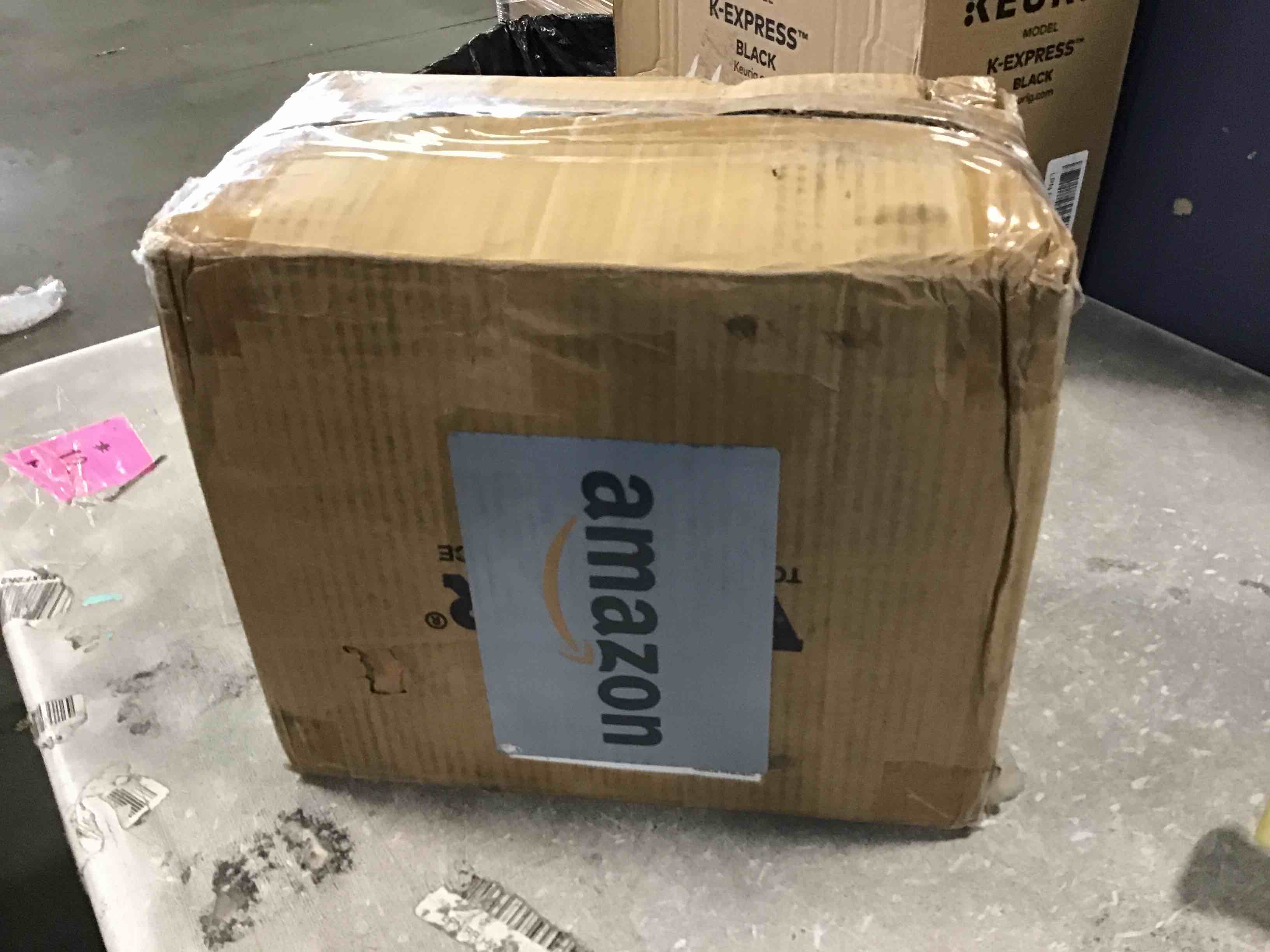 https://s3.amazonaws.com/lotting-images-prod/bidfta/PNK0096631_1724277334127.jpeg