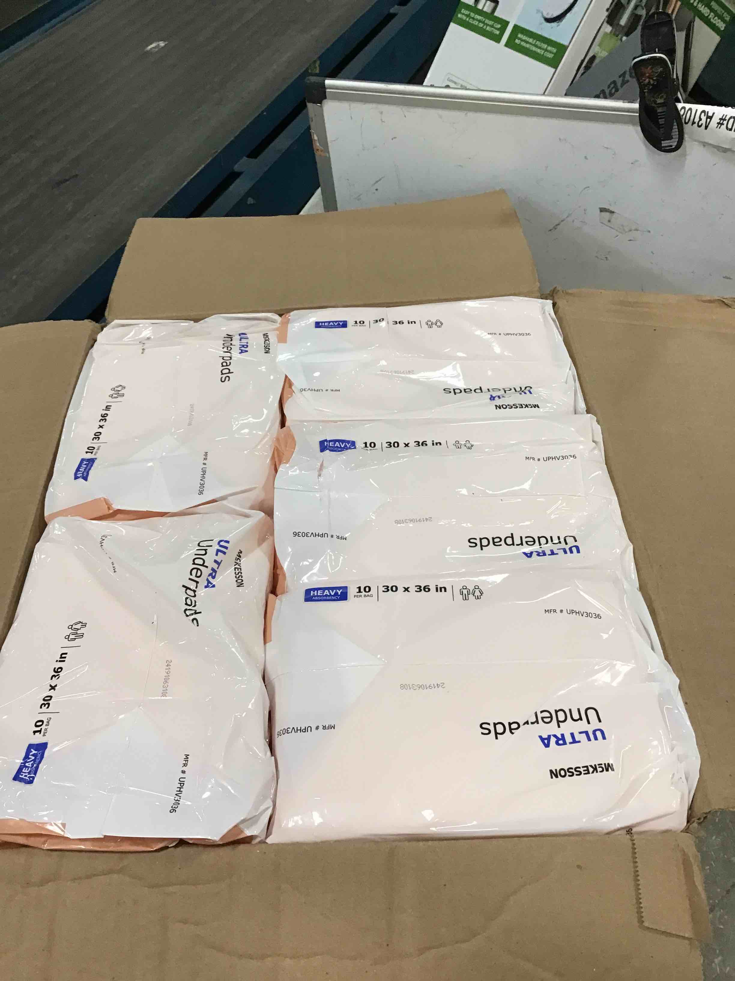 https://s3.amazonaws.com/lotting-images-prod/bidfta/PNK0097313_1723774954403.jpeg