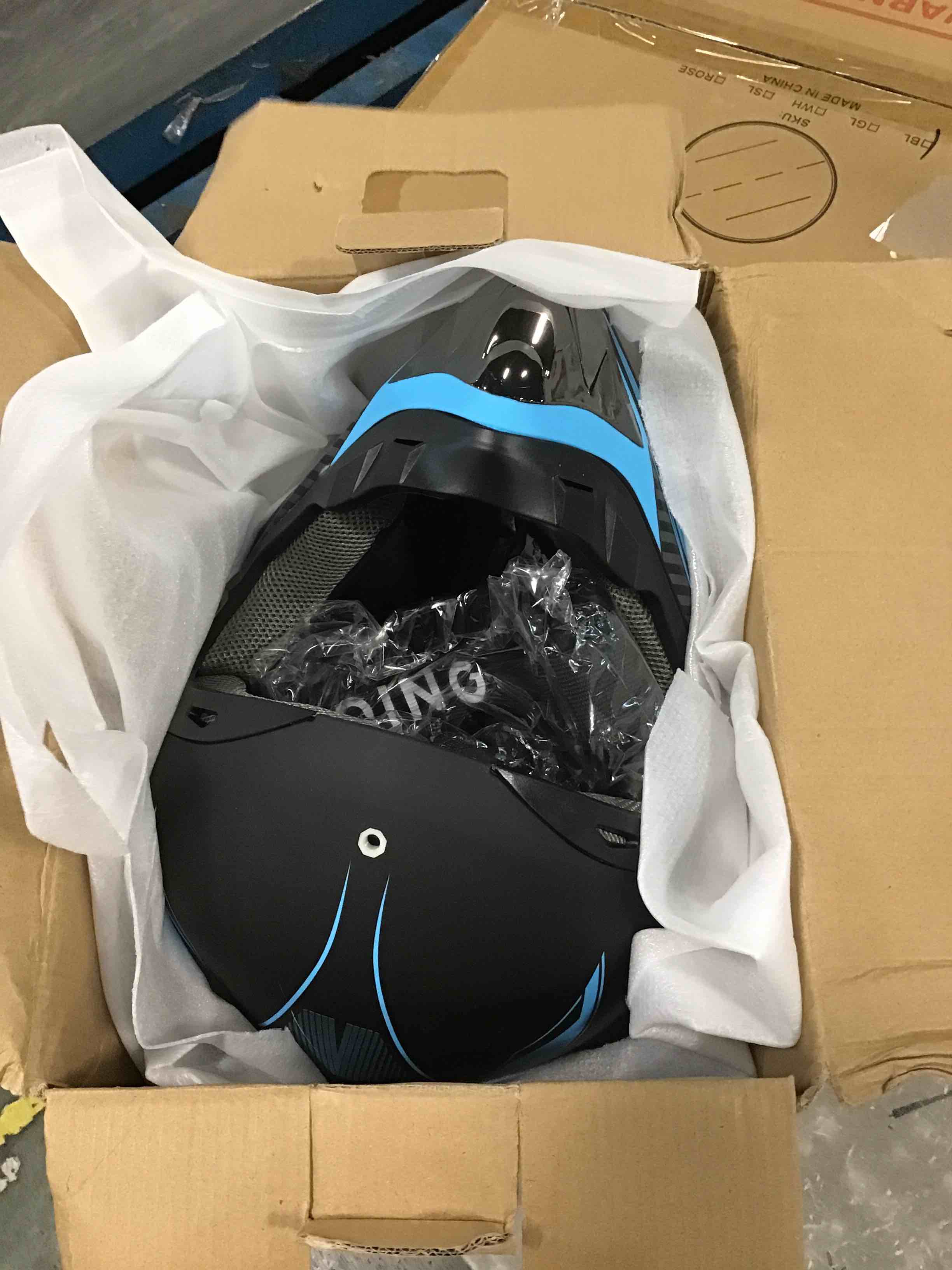 https://s3.amazonaws.com/lotting-images-prod/bidfta/PNK0097561_1723515170960.jpeg