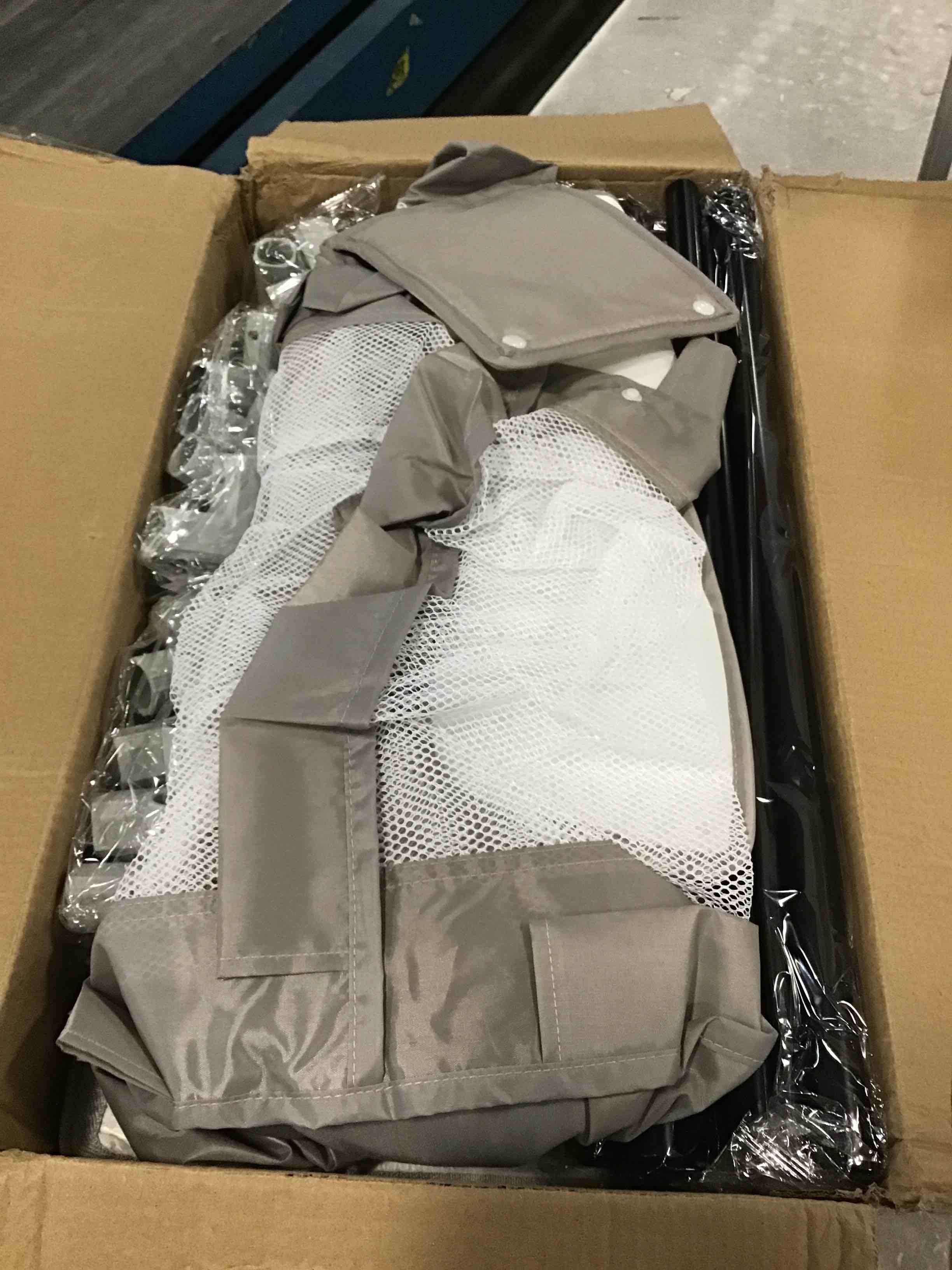 https://s3.amazonaws.com/lotting-images-prod/bidfta/PNK0097603_1723507773793.jpeg