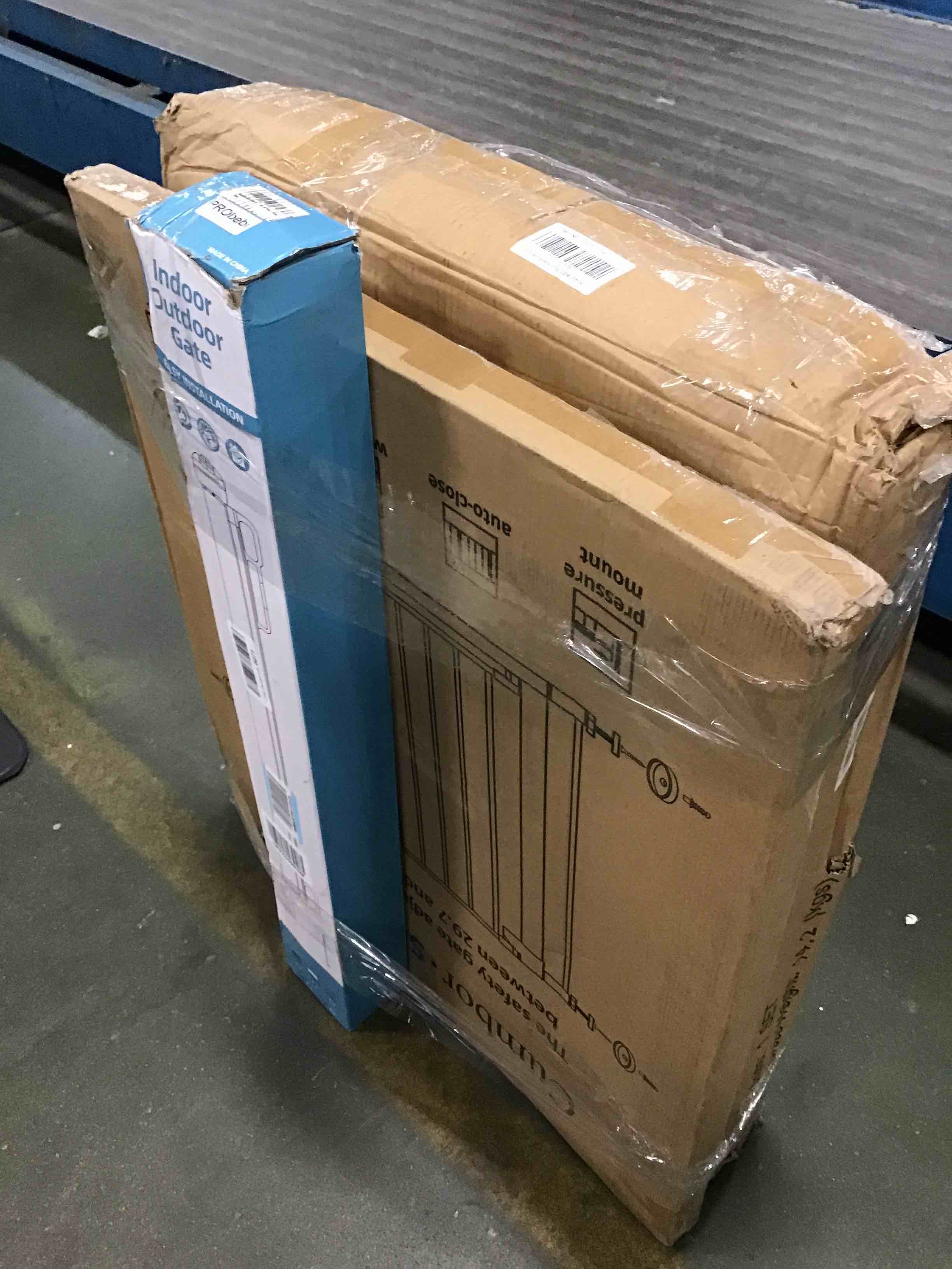 https://s3.amazonaws.com/lotting-images-prod/bidfta/PNK0097621_1723504820717.jpeg