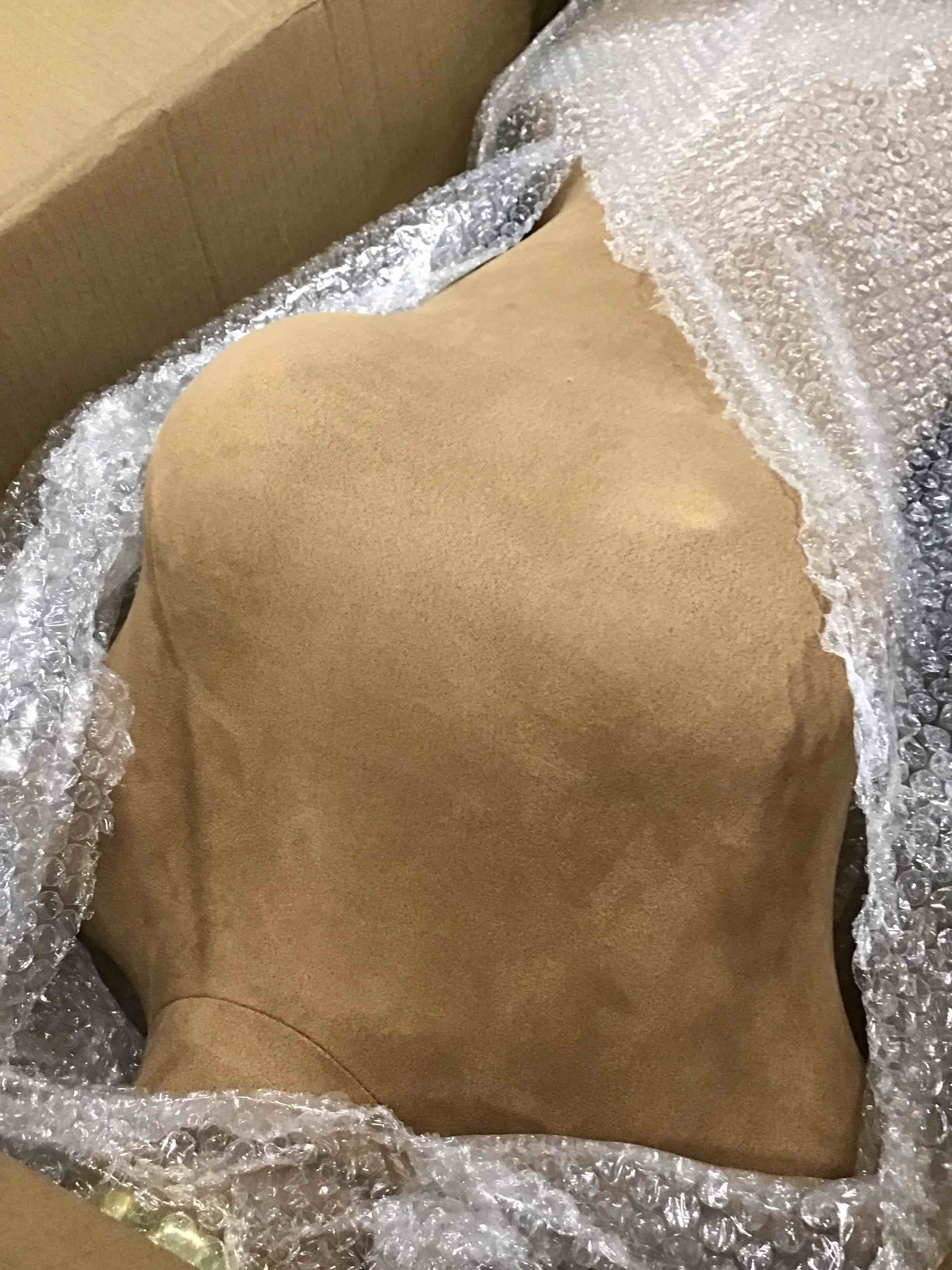 https://s3.amazonaws.com/lotting-images-prod/bidfta/PNK0098275_1724166164946.jpeg