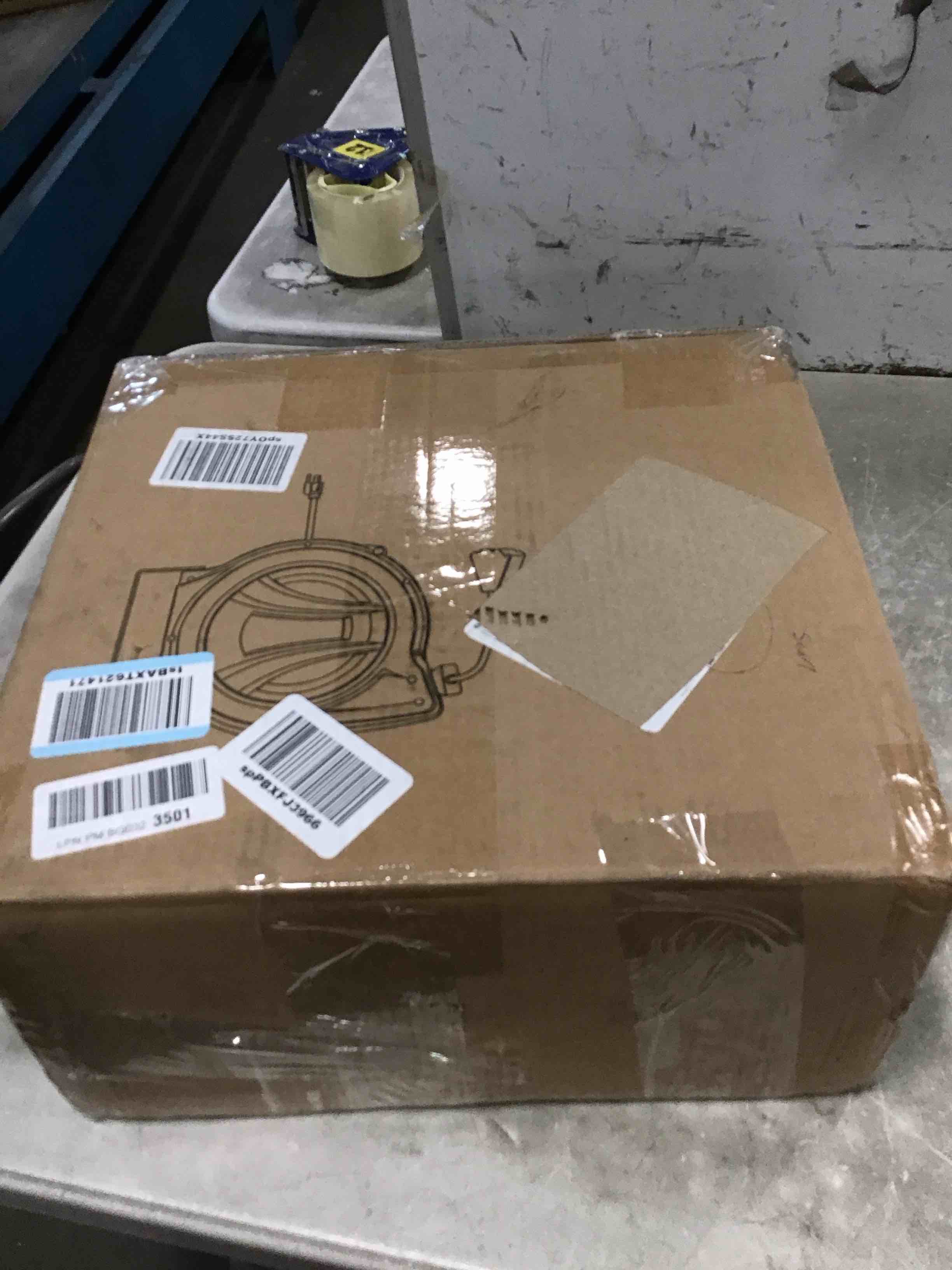 https://s3.amazonaws.com/lotting-images-prod/bidfta/PNK0098410_1724098140206.jpeg