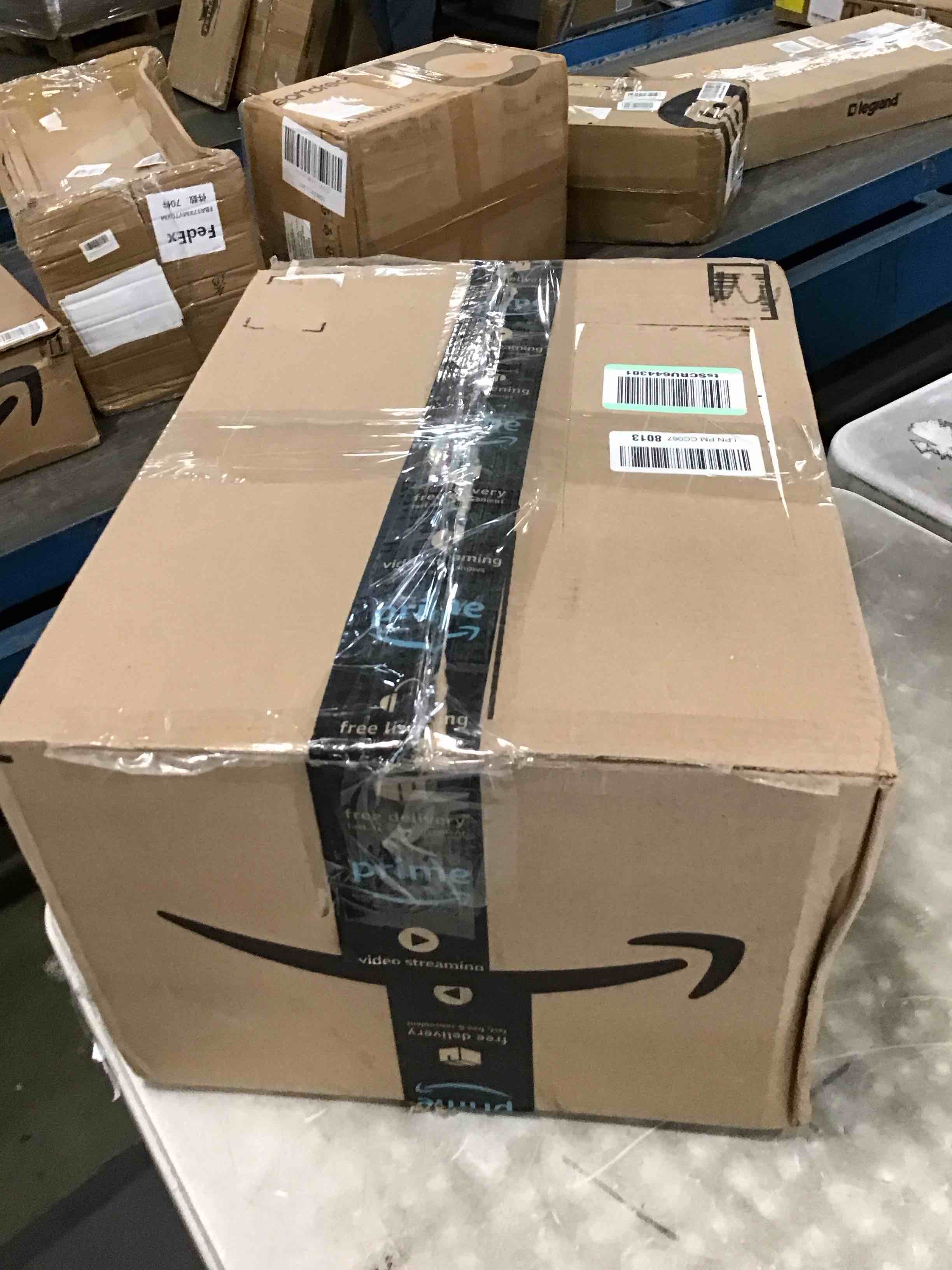 https://s3.amazonaws.com/lotting-images-prod/bidfta/PNK0098502_1724088502551.jpeg