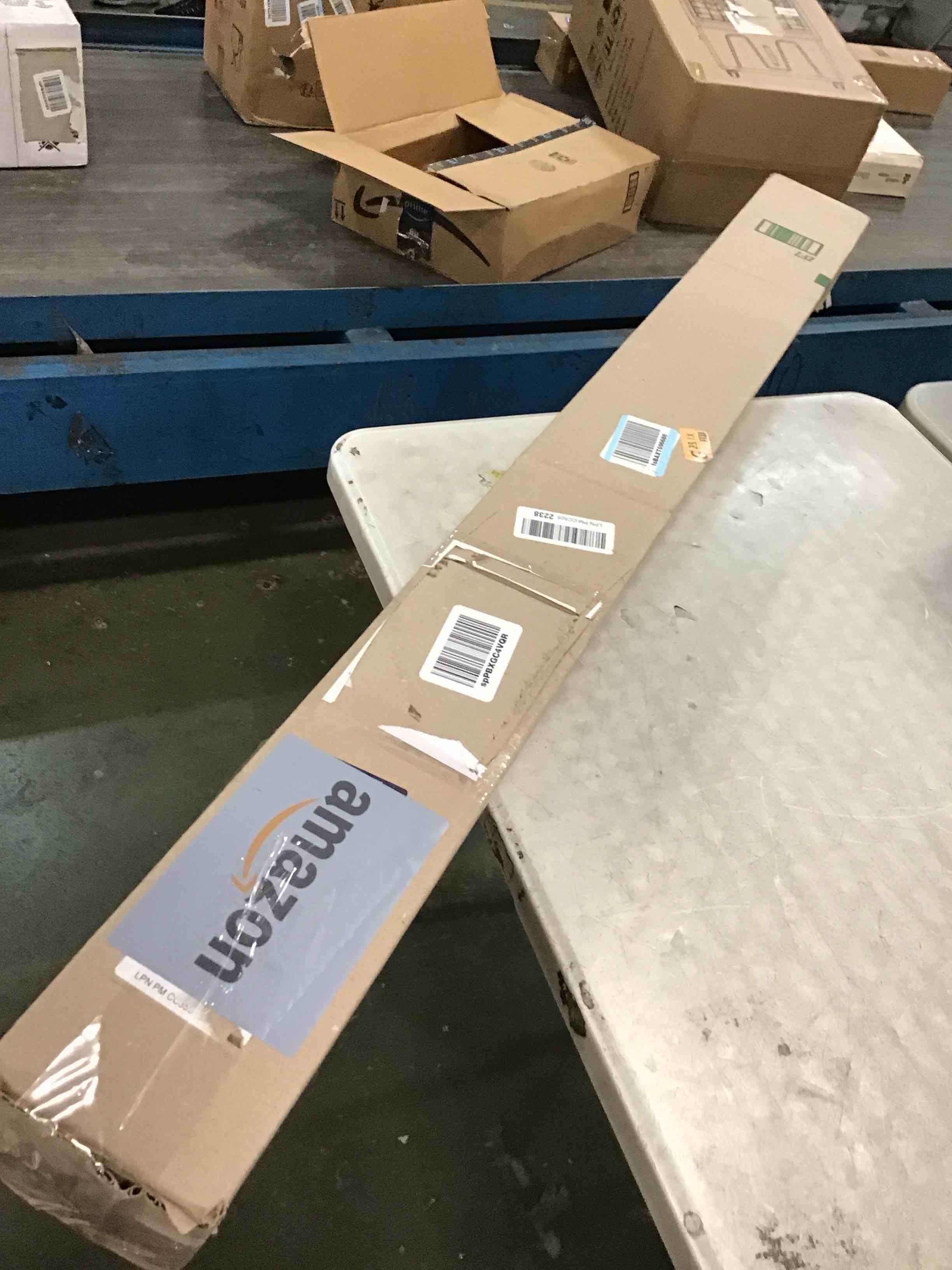 https://s3.amazonaws.com/lotting-images-prod/bidfta/PNK0099103_1723725454242.jpeg