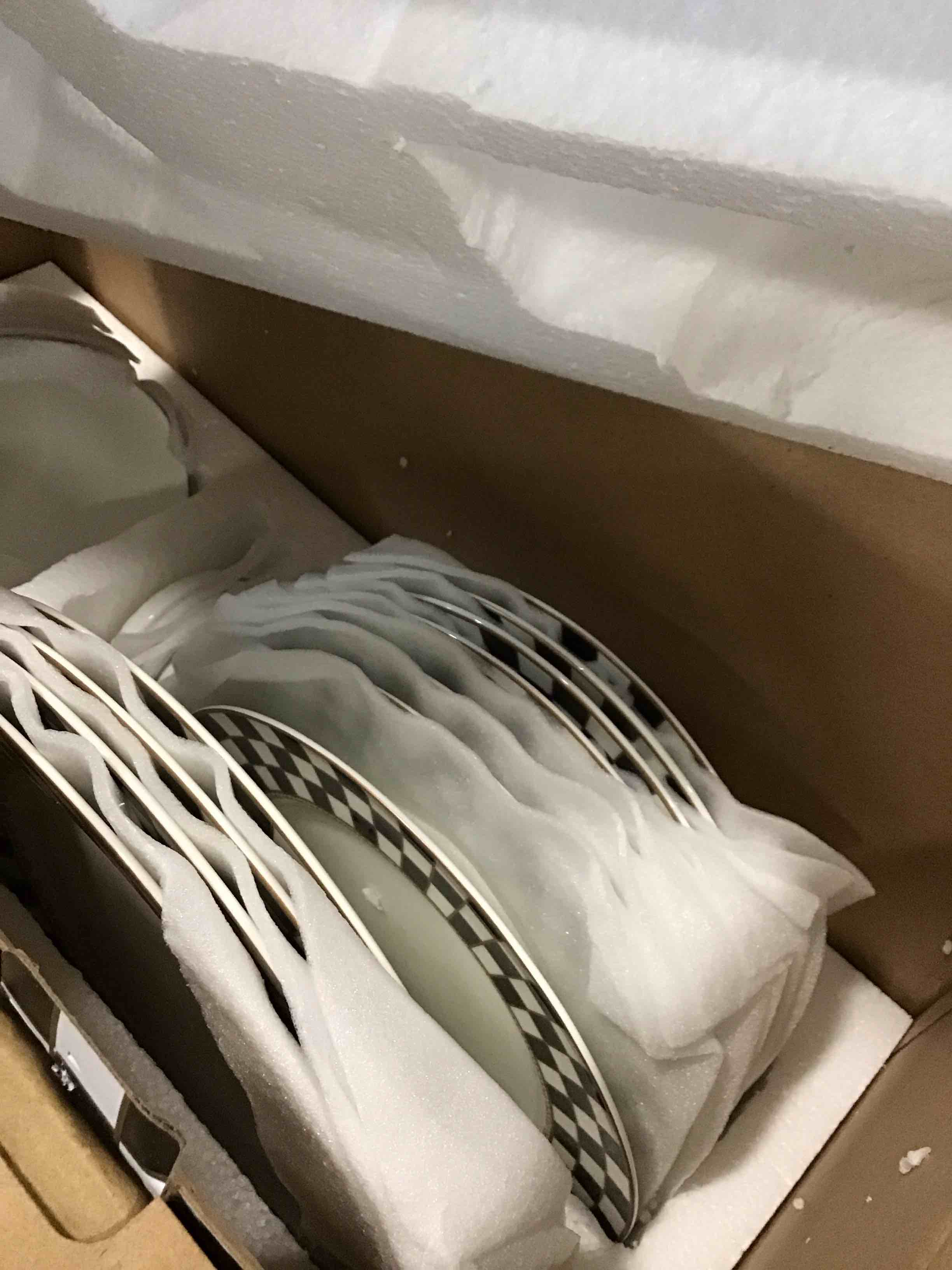 https://s3.amazonaws.com/lotting-images-prod/bidfta/PNK0099802_1723464760652.jpeg