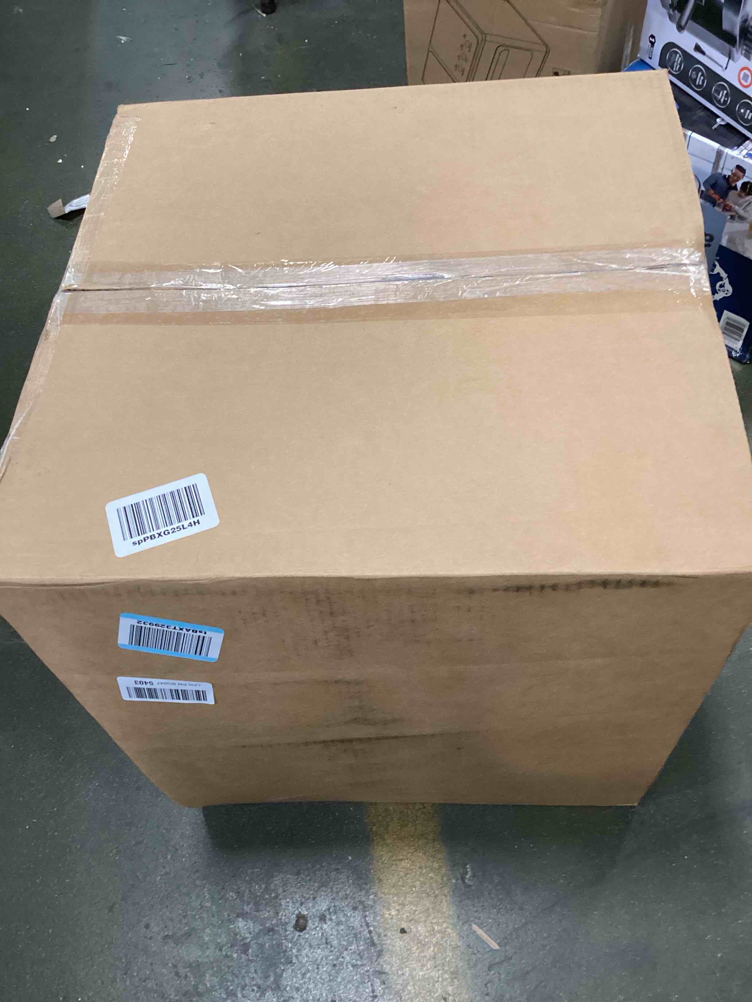 https://s3.amazonaws.com/lotting-images-prod/bidfta/PNK0100211_1724250049341.jpeg