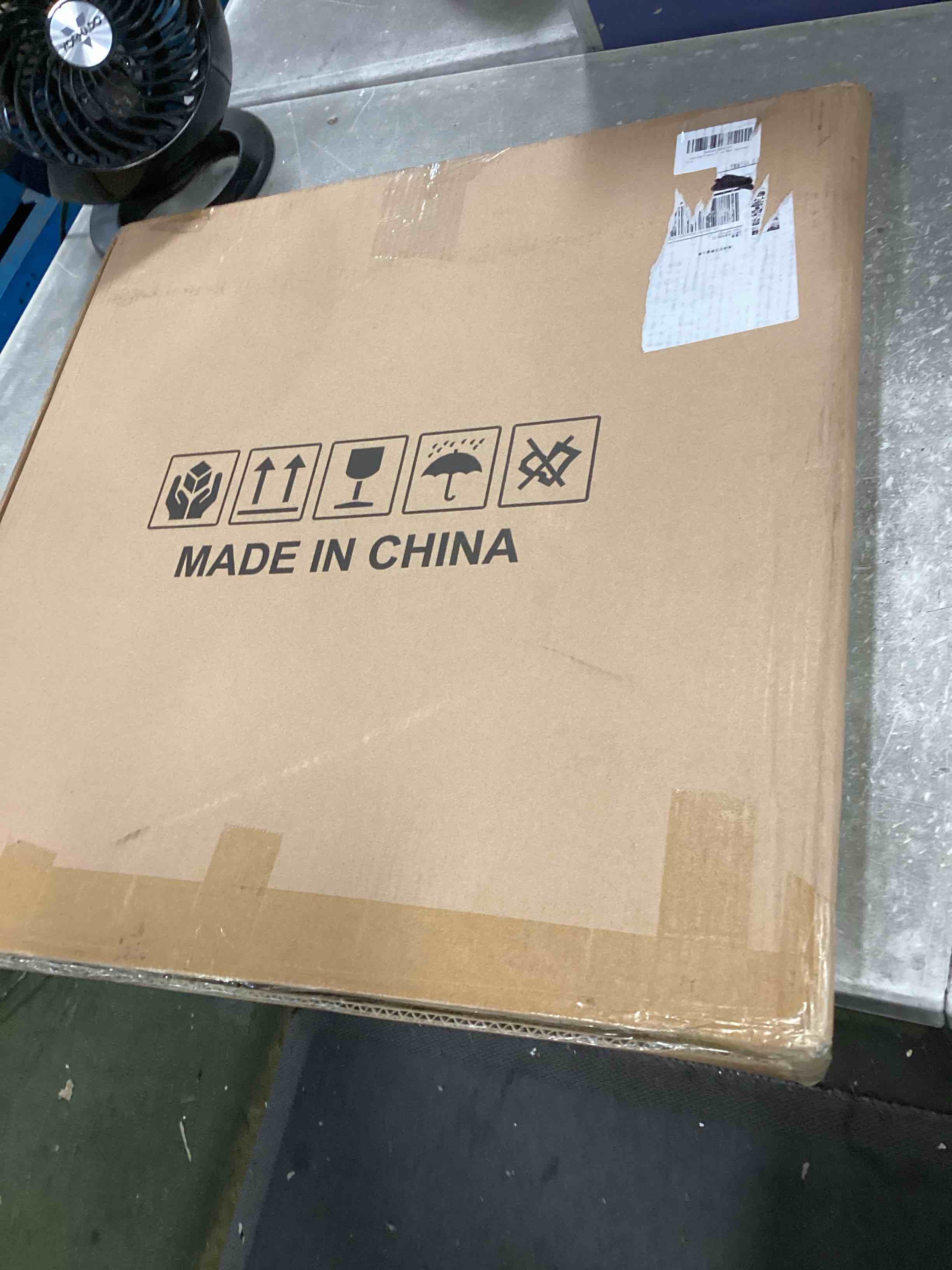 https://s3.amazonaws.com/lotting-images-prod/bidfta/PNK0100852_1723833160620.jpeg