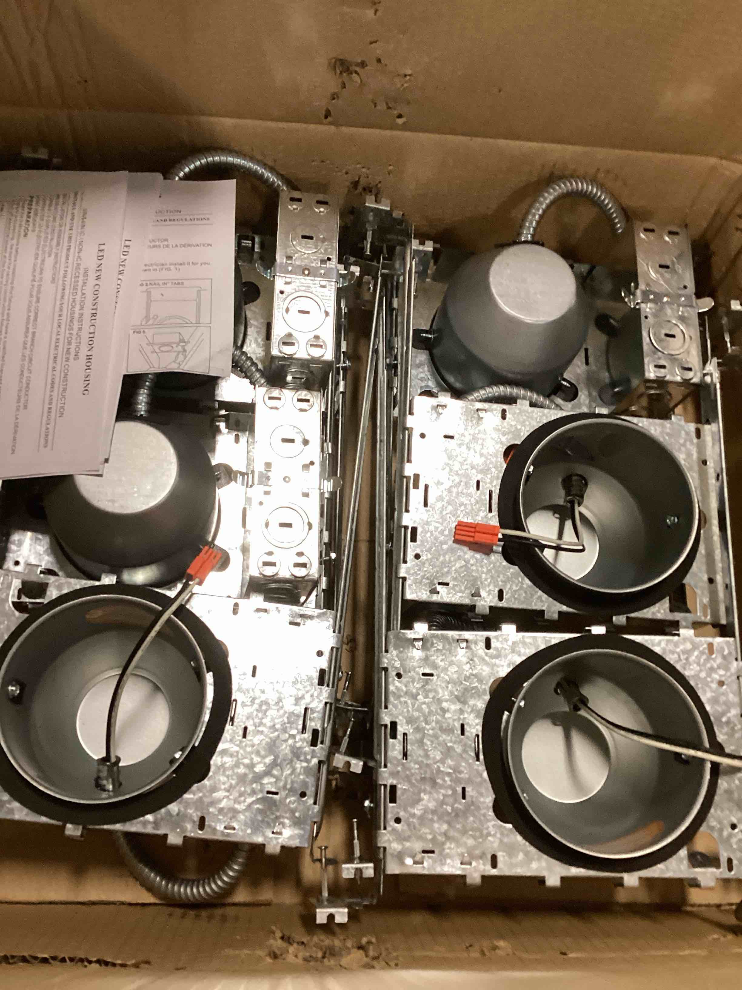 https://s3.amazonaws.com/lotting-images-prod/bidfta/PNK0101638_1723574603419.jpeg