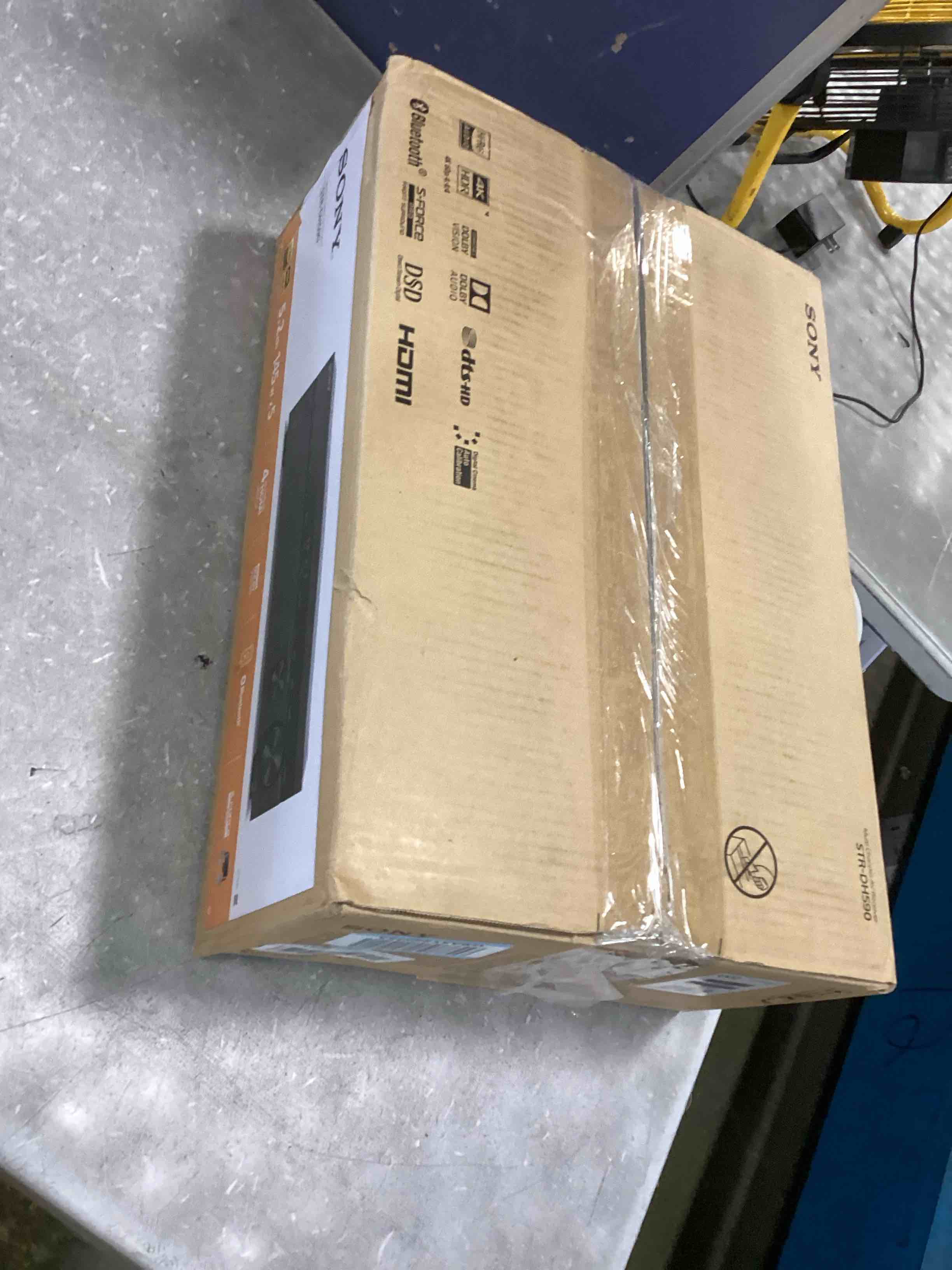 https://s3.amazonaws.com/lotting-images-prod/bidfta/PNK0101661_1723571904087.jpeg