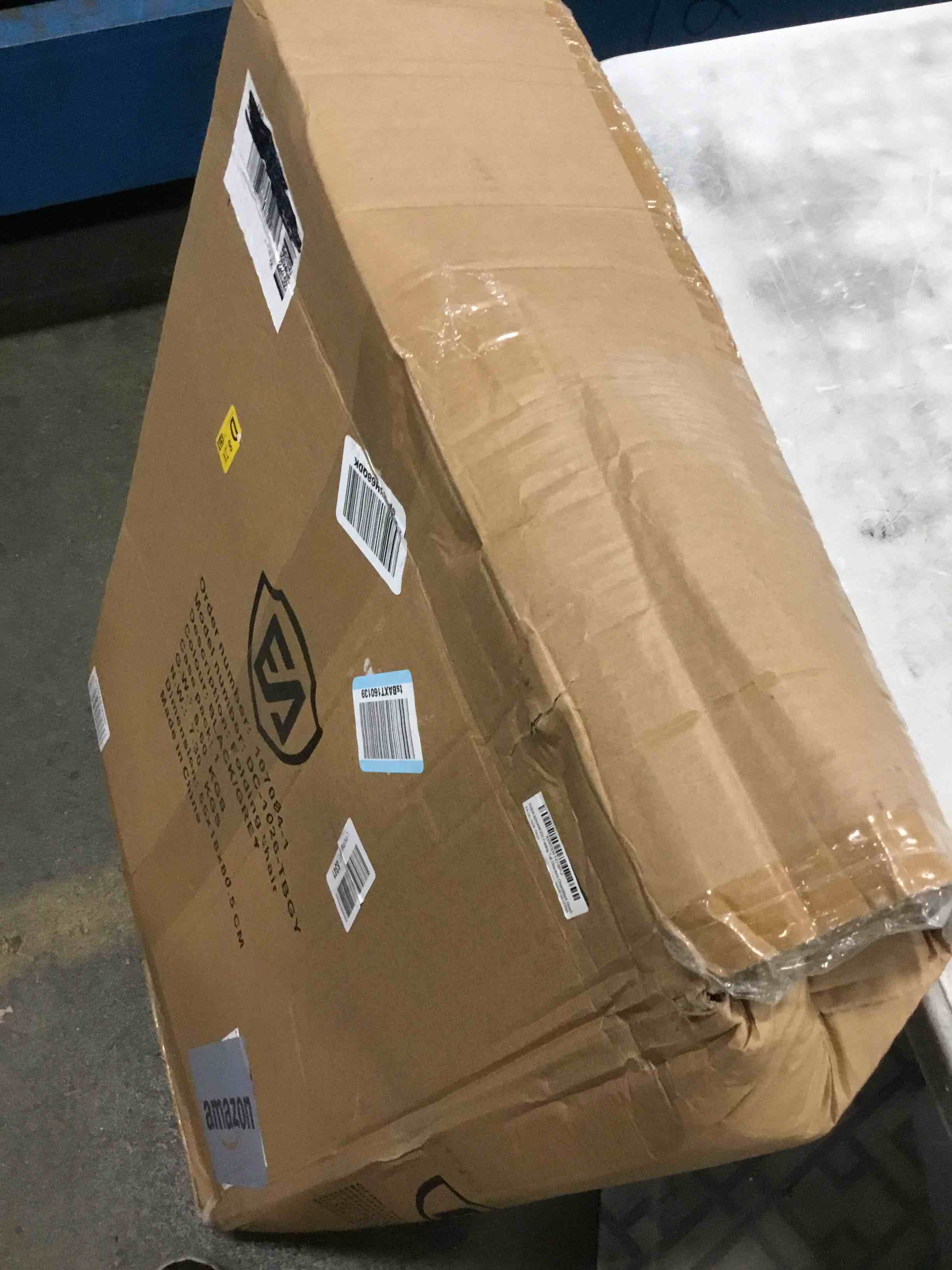https://s3.amazonaws.com/lotting-images-prod/bidfta/PNK0102075_1725057231777.jpeg