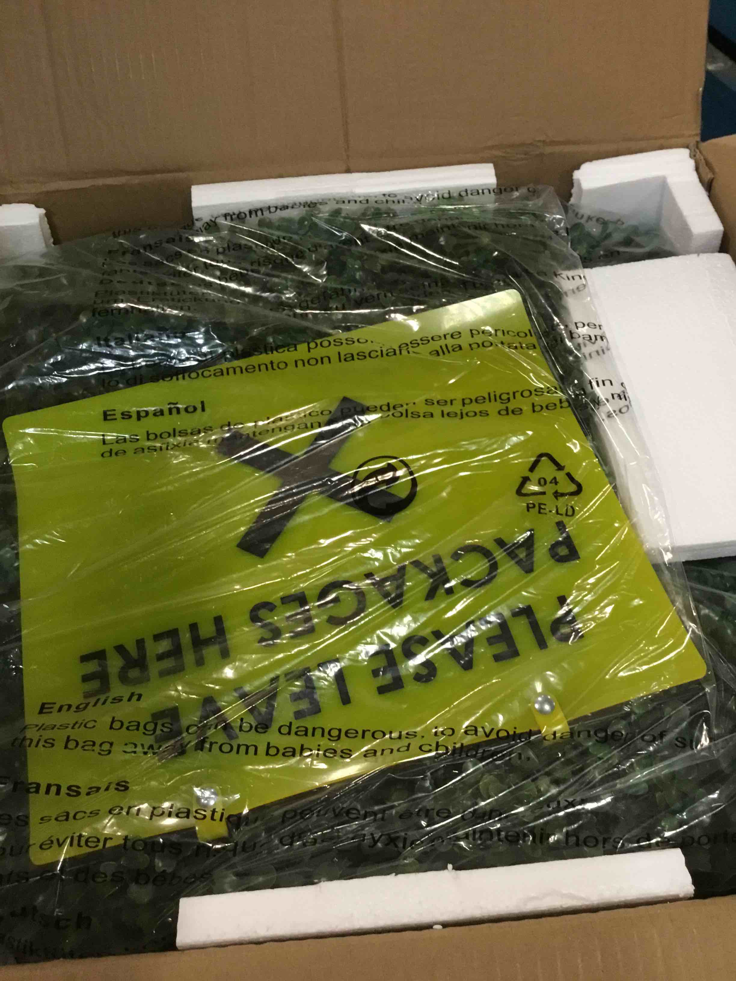 https://s3.amazonaws.com/lotting-images-prod/bidfta/PNK0103122_1724293395779.jpeg