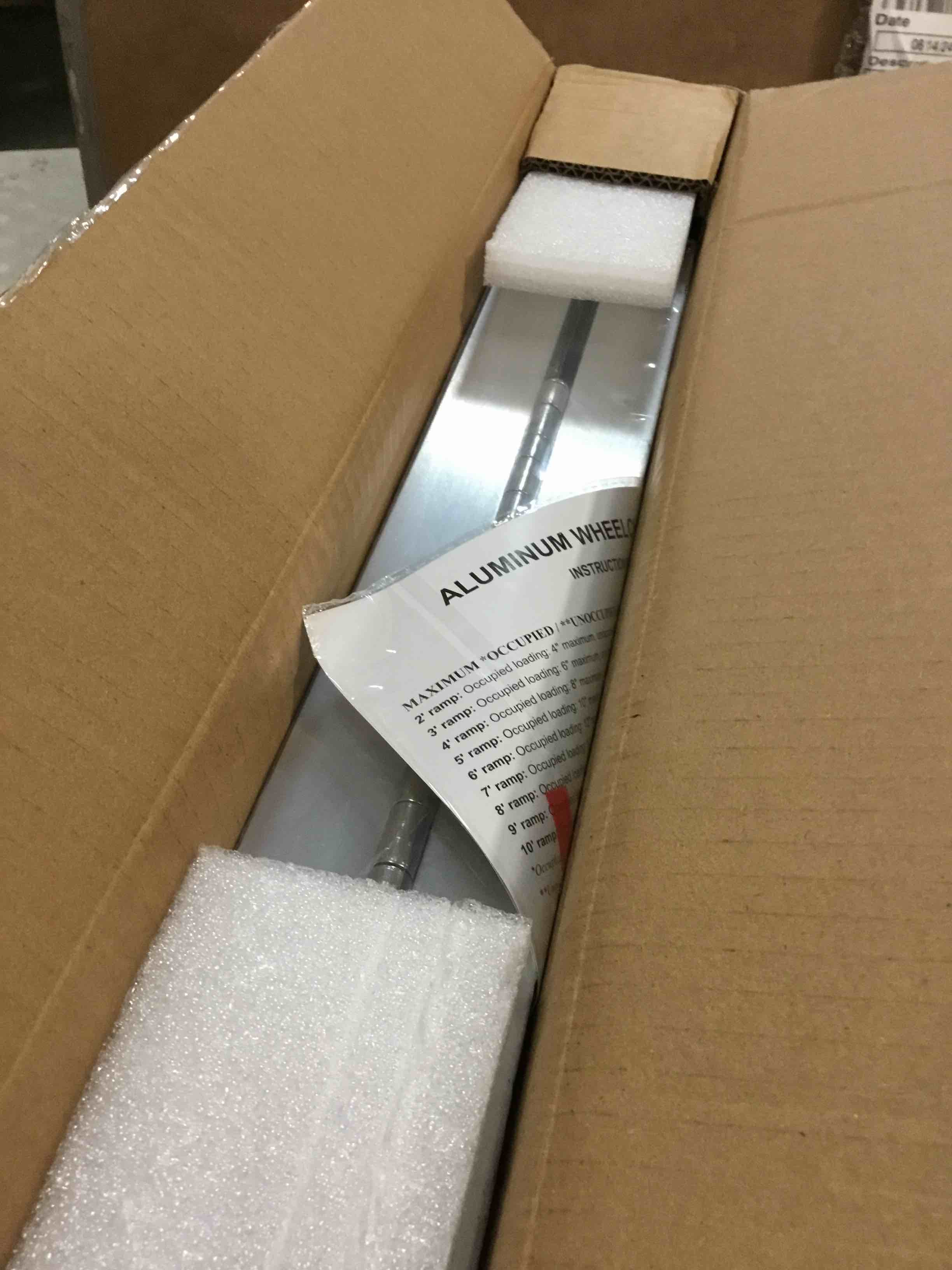 https://s3.amazonaws.com/lotting-images-prod/bidfta/PNK0103628_1723860706725.jpeg