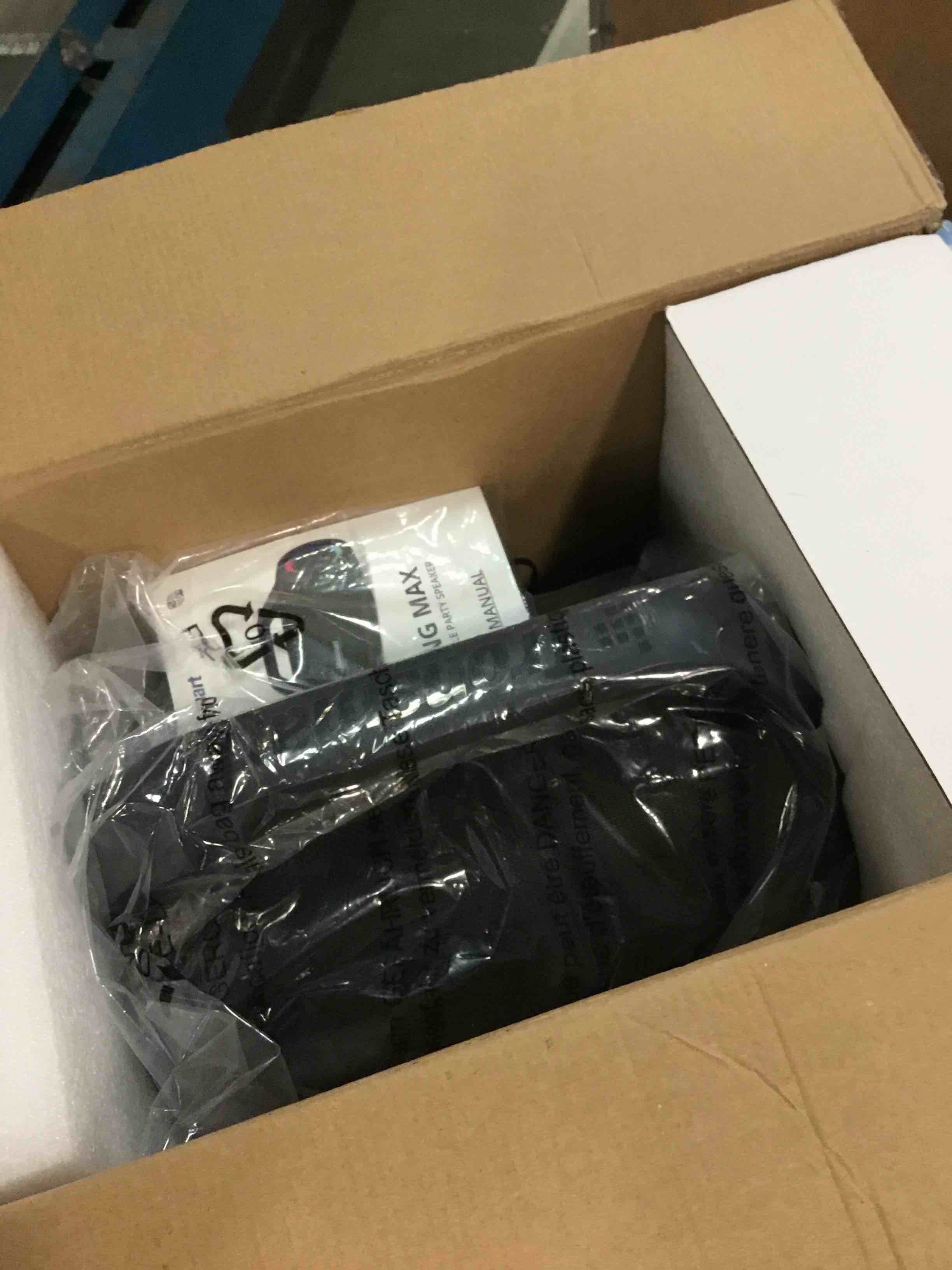 https://s3.amazonaws.com/lotting-images-prod/bidfta/PNK0103997_1723509249826.jpeg