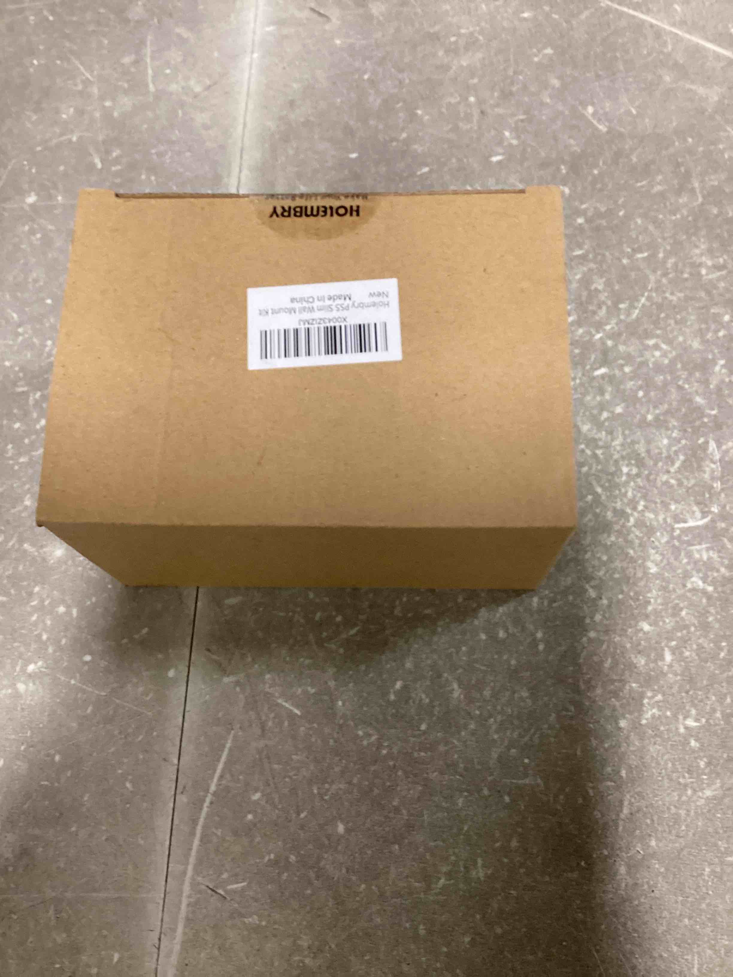 https://s3.amazonaws.com/lotting-images-prod/bidfta/PNK0104273_1724978156902.jpeg