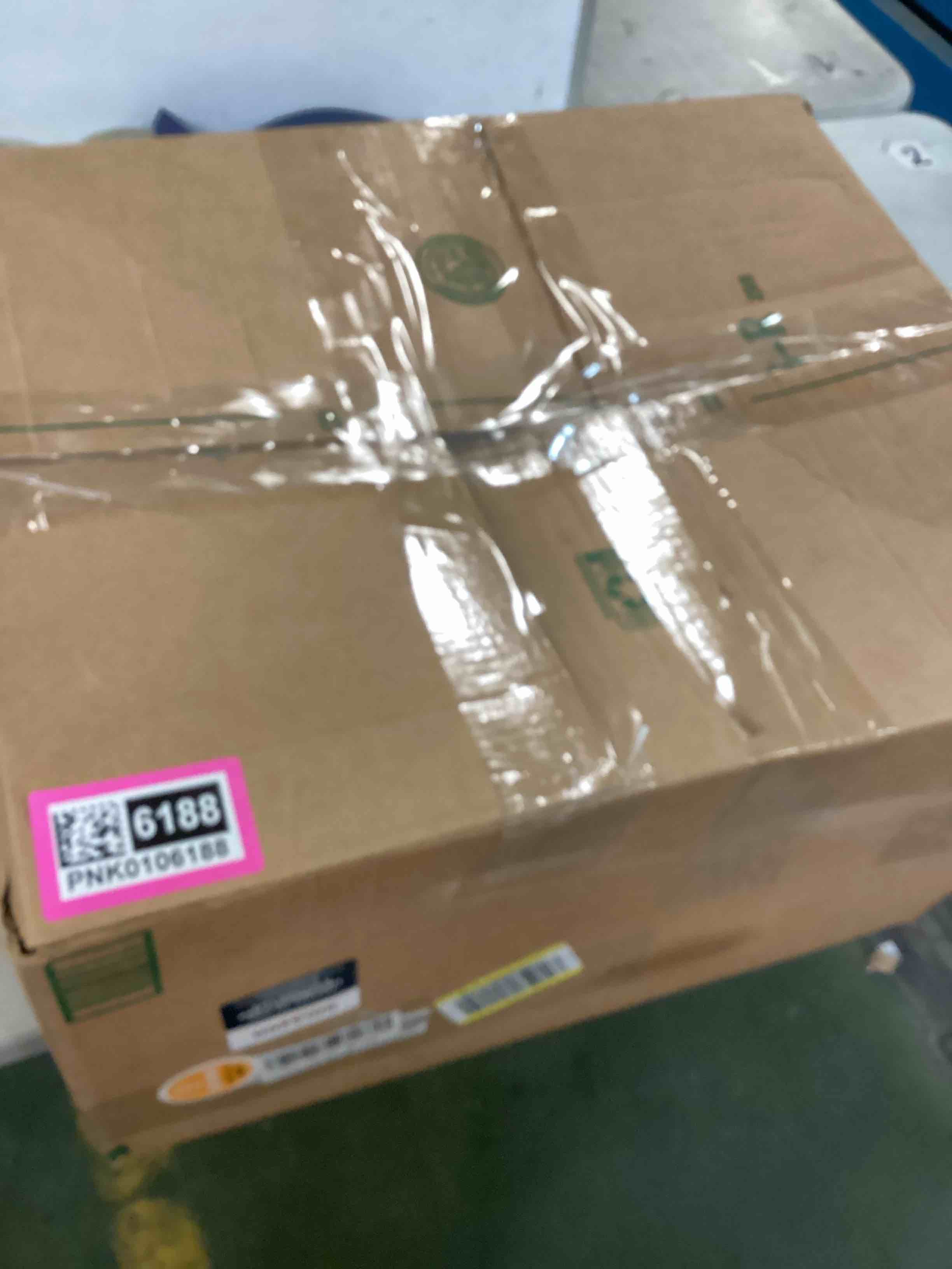 https://s3.amazonaws.com/lotting-images-prod/bidfta/PNK0106188_1726157793759.jpeg