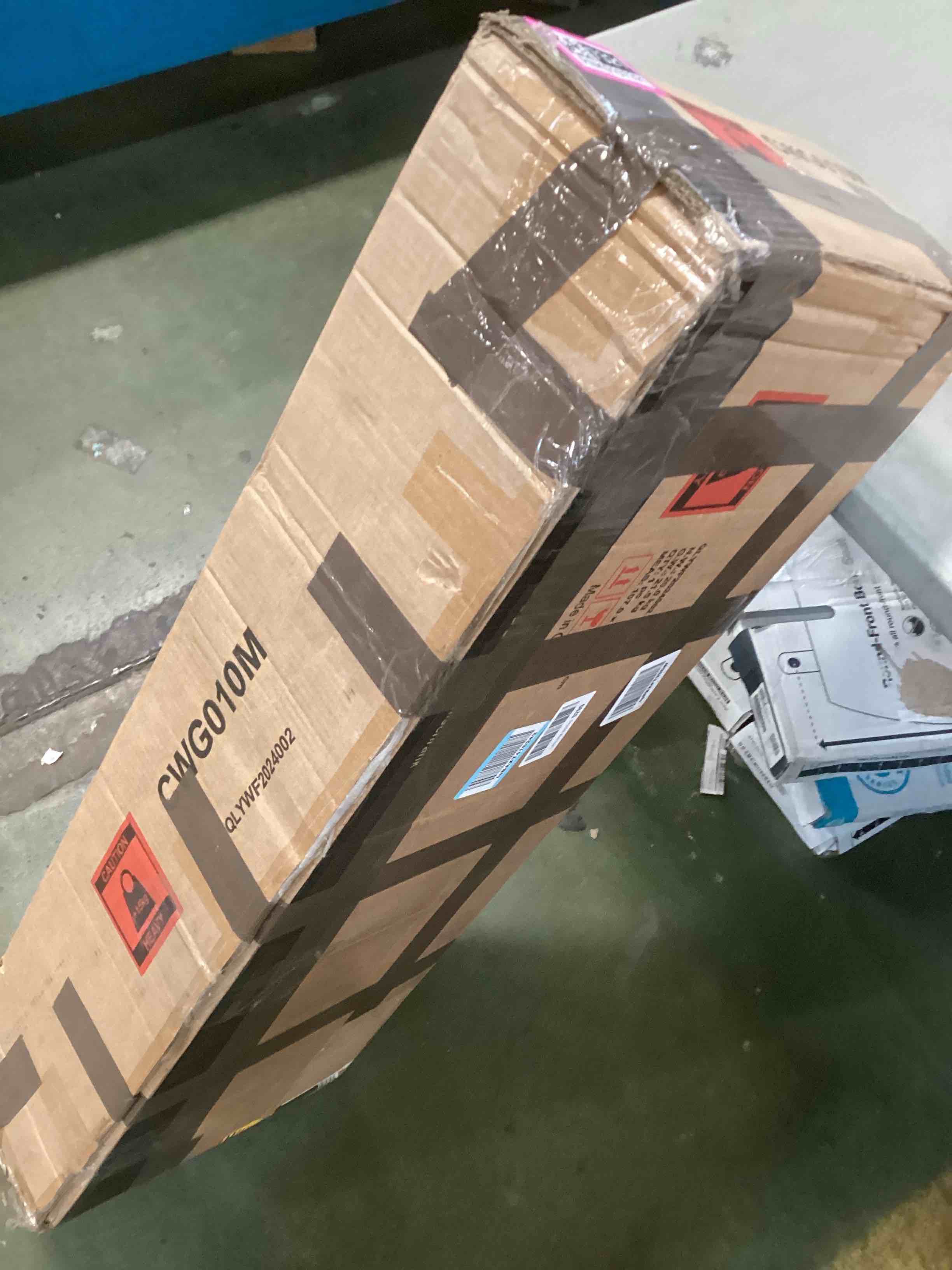 https://s3.amazonaws.com/lotting-images-prod/bidfta/PNK0107321_1725645131058.jpeg
