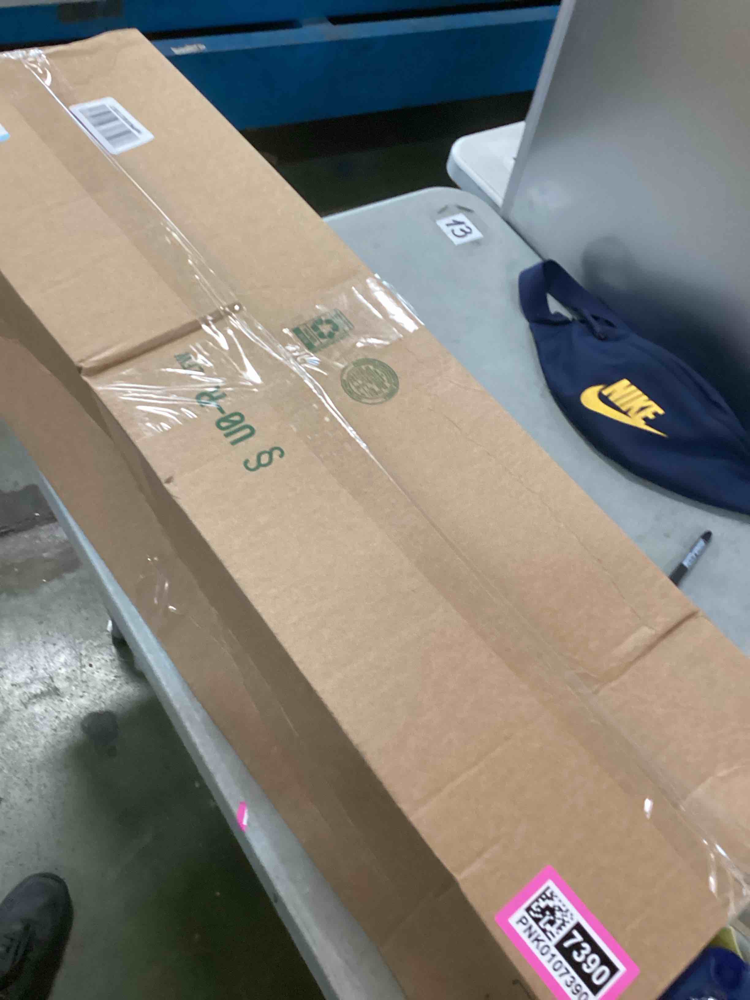 https://s3.amazonaws.com/lotting-images-prod/bidfta/PNK0107390_1725637314778.jpeg