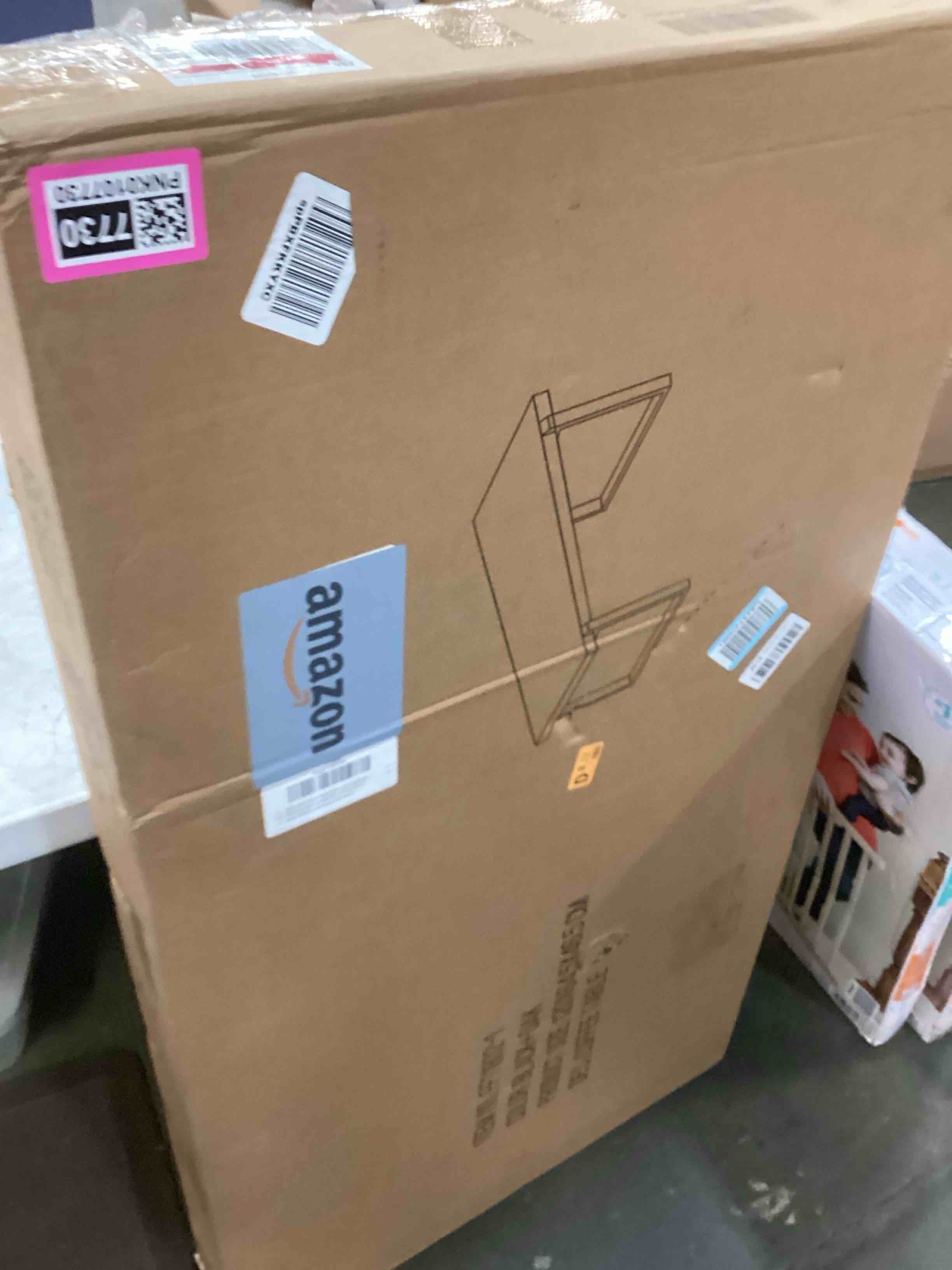 https://s3.amazonaws.com/lotting-images-prod/bidfta/PNK0107730_1725453351843.jpeg