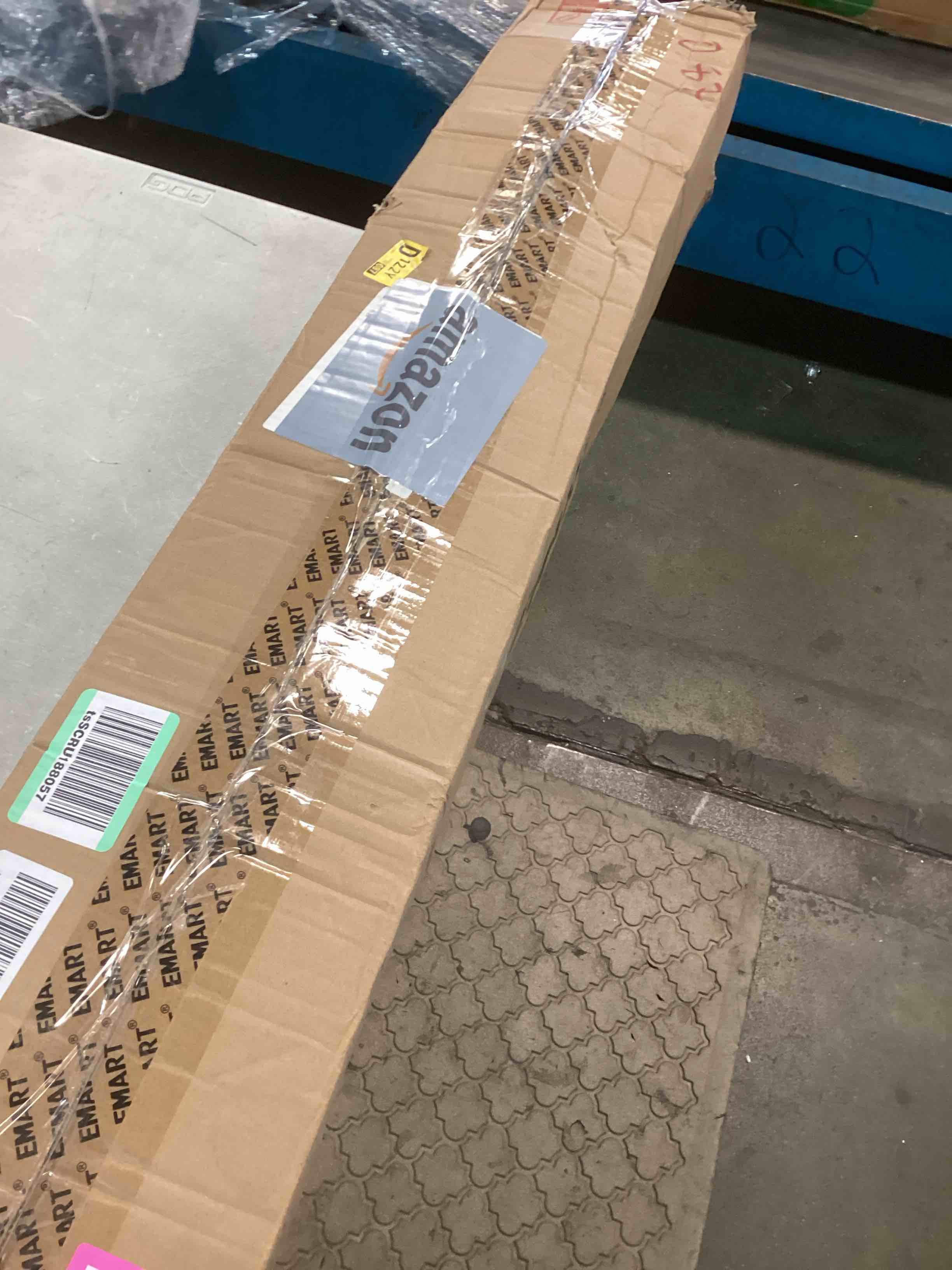https://s3.amazonaws.com/lotting-images-prod/bidfta/PNK0107912_1725375159571.jpeg