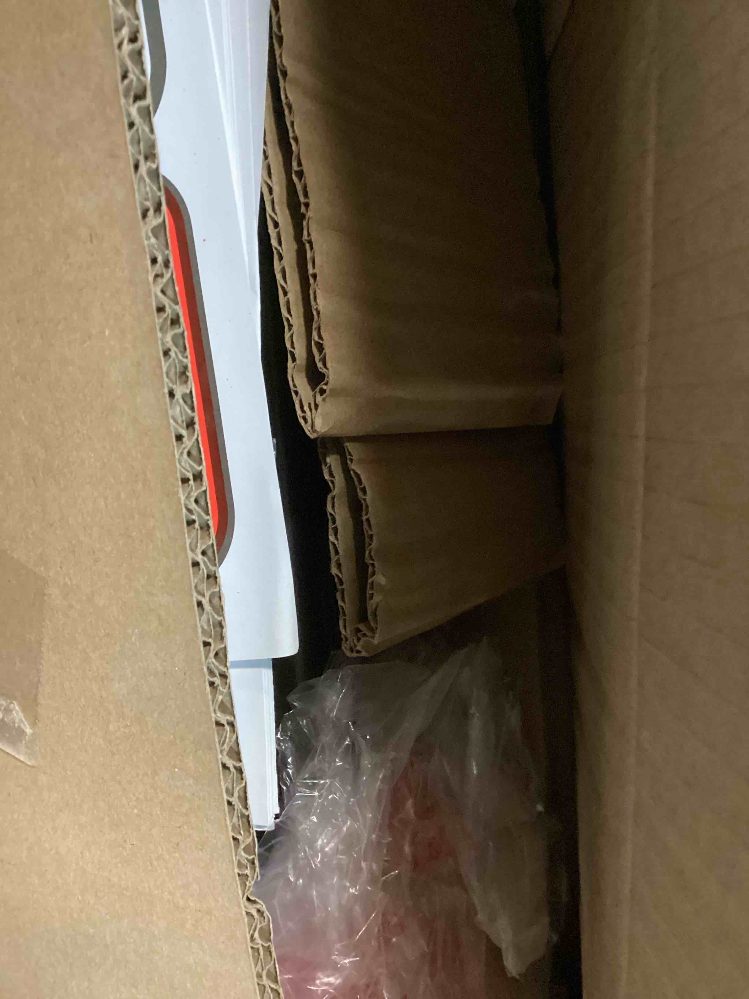 https://s3.amazonaws.com/lotting-images-prod/bidfta/PNK0108366_1724698427206.jpeg