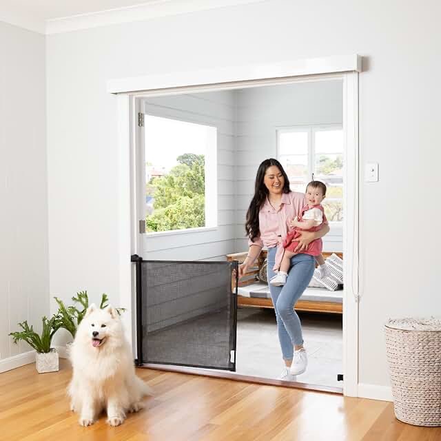Retractable gate bundle.