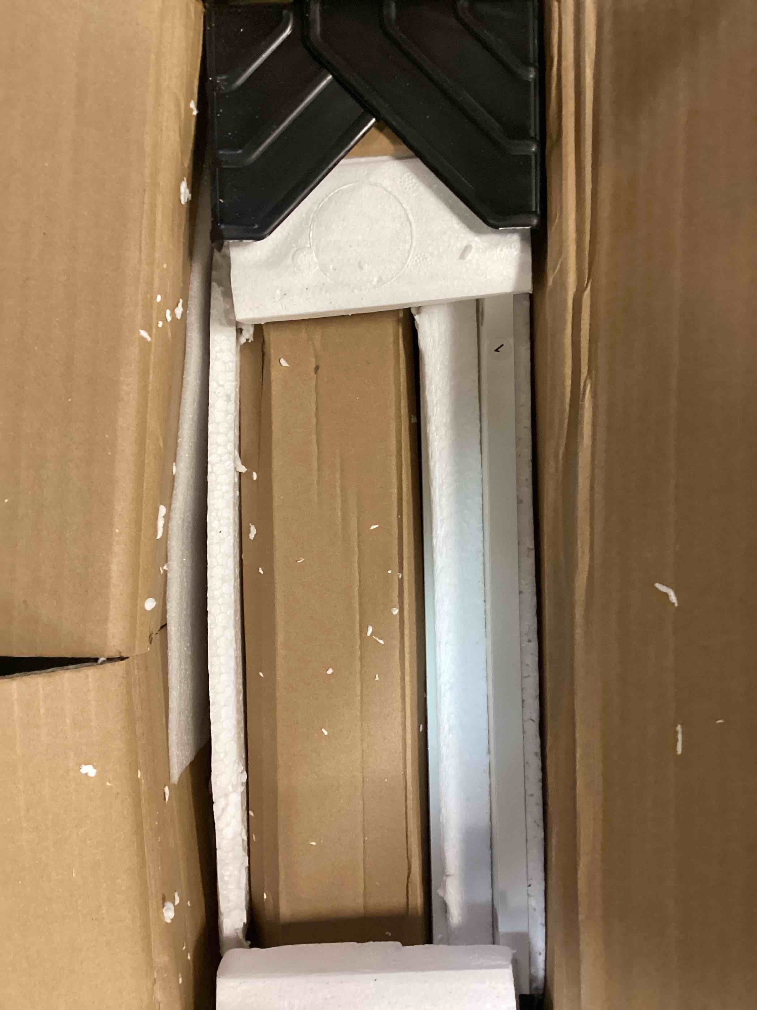 https://s3.amazonaws.com/lotting-images-prod/bidfta/PNK0109553_1723659593589.jpeg