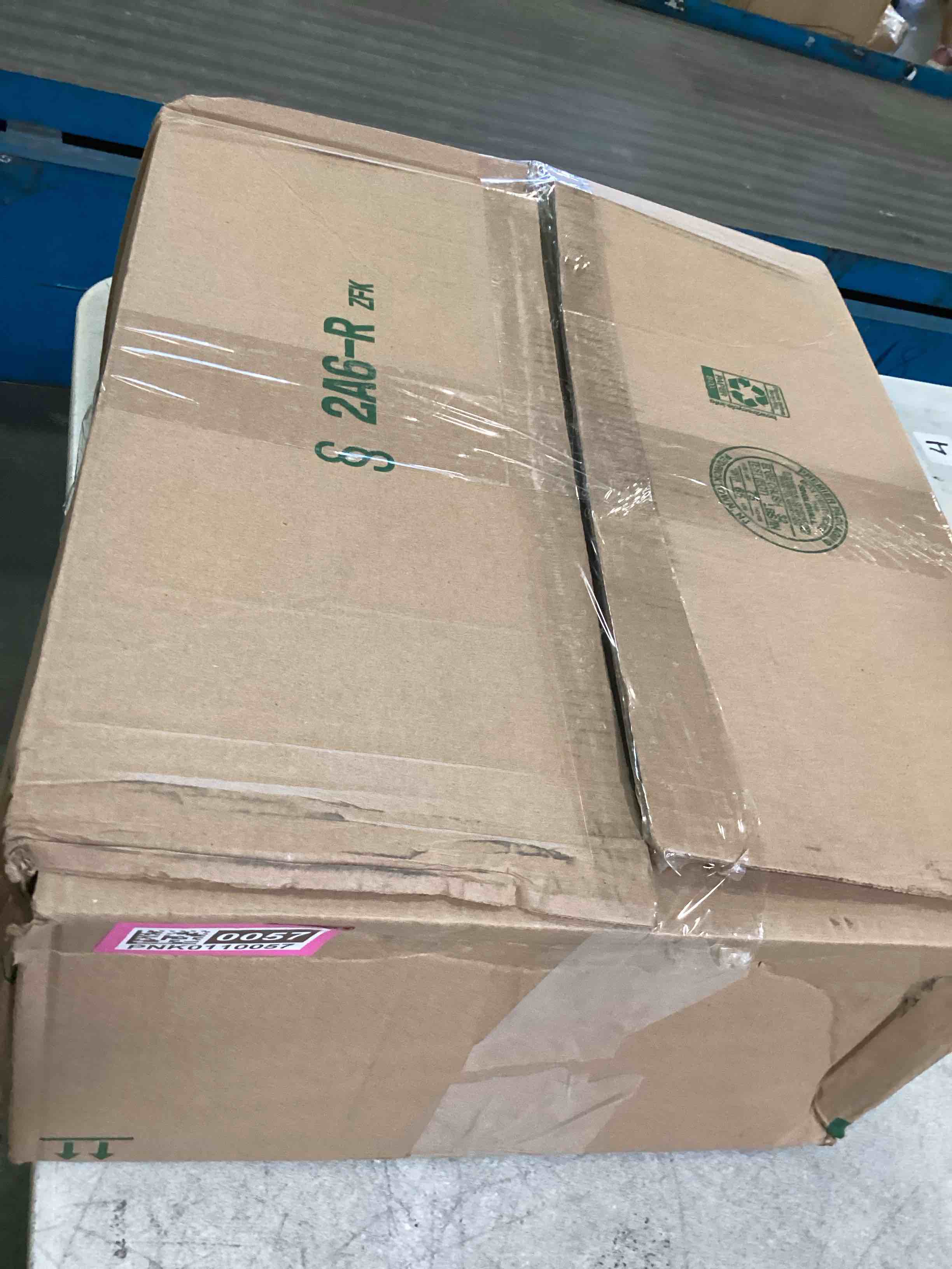 https://s3.amazonaws.com/lotting-images-prod/bidfta/PNK0110057_1724945979870.jpeg
