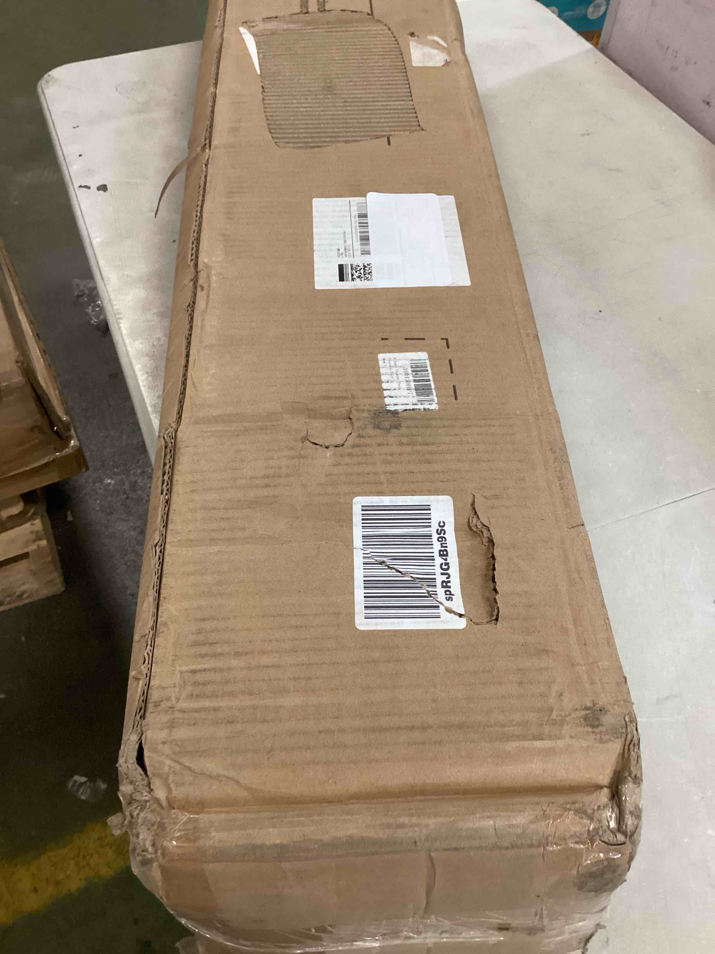 https://s3.amazonaws.com/lotting-images-prod/bidfta/PNK0111025_1724155569112.jpeg