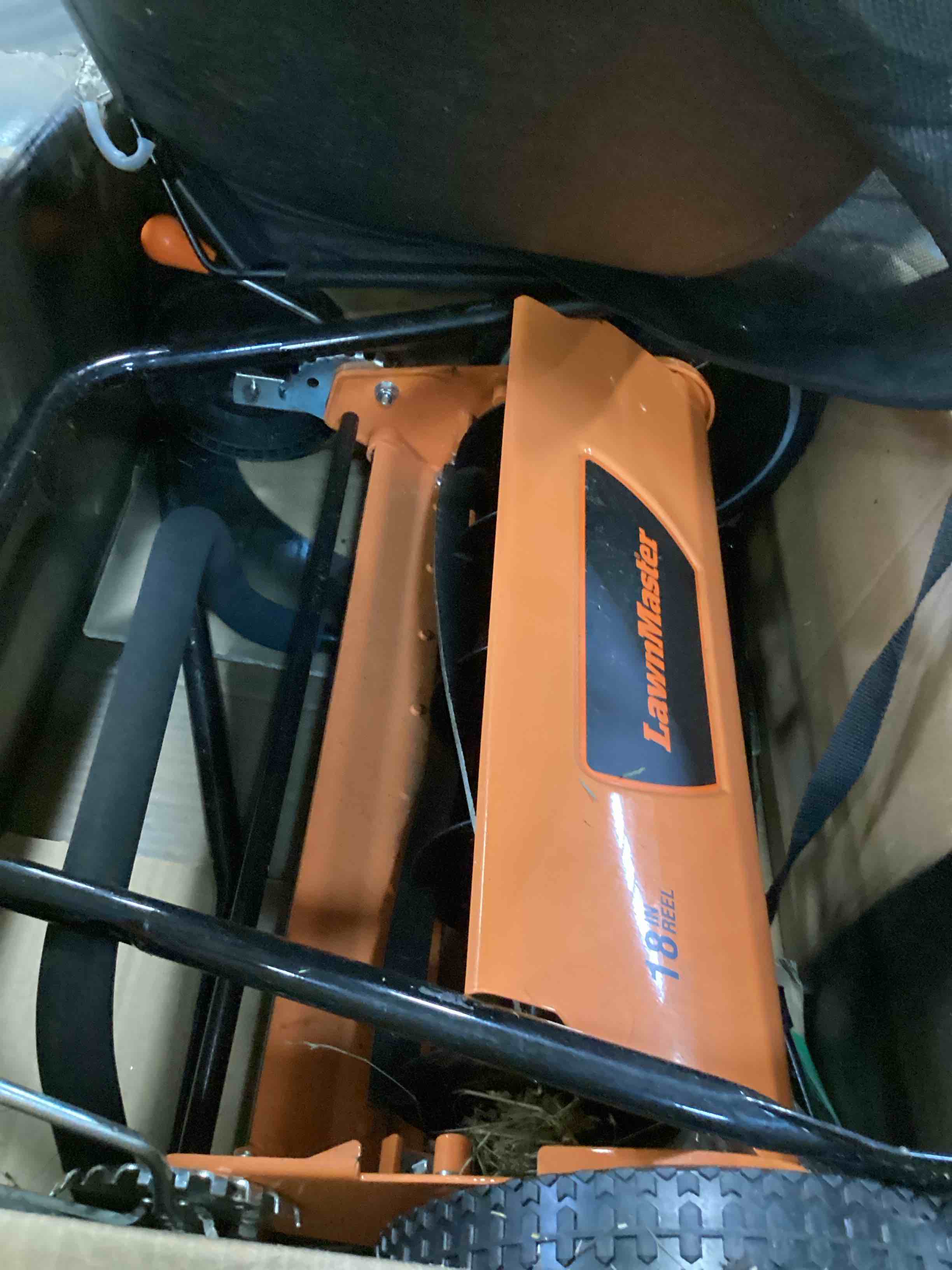 https://s3.amazonaws.com/lotting-images-prod/bidfta/PNK0111135_1724083550323.jpeg