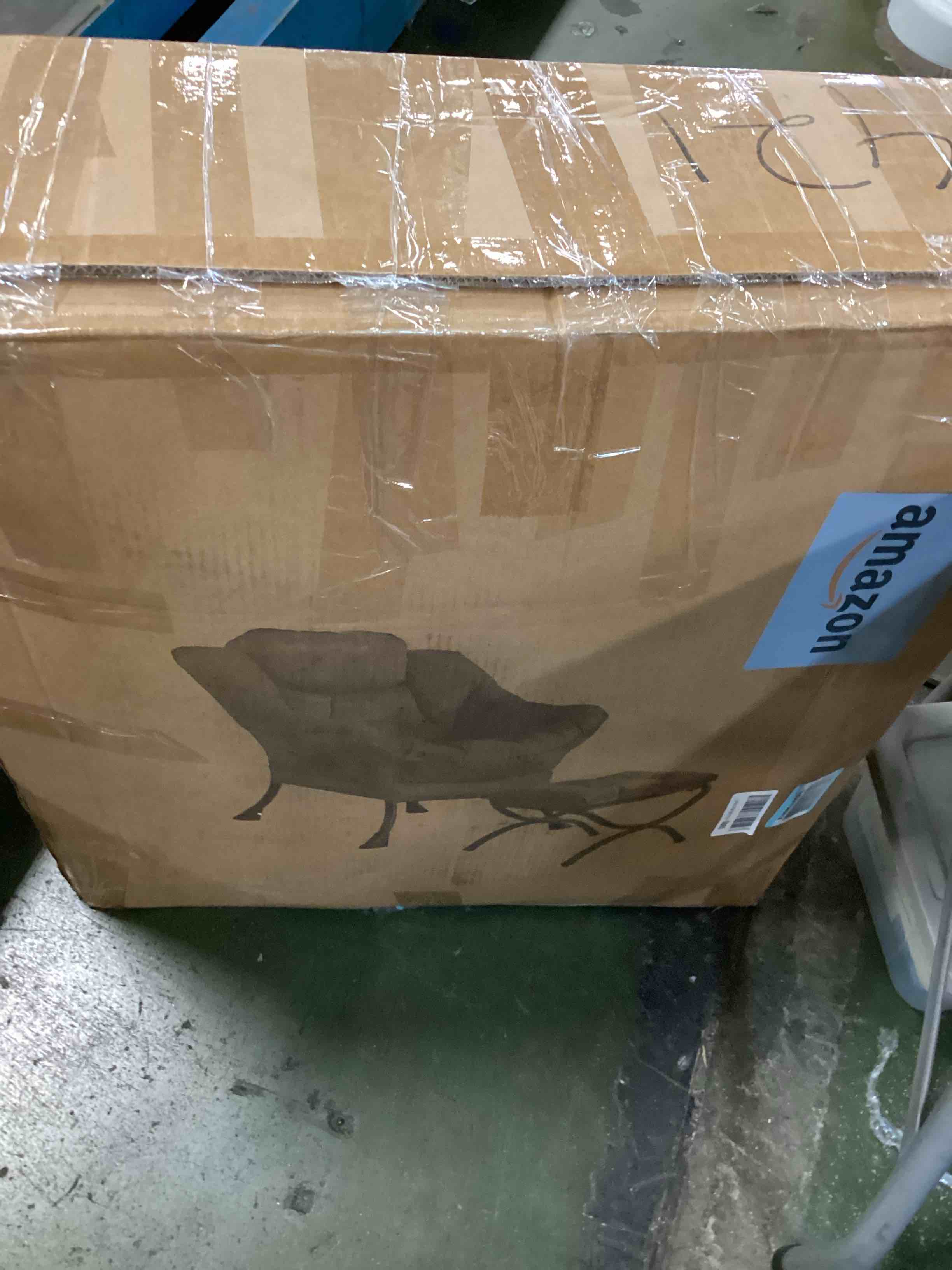 https://s3.amazonaws.com/lotting-images-prod/bidfta/PNK0111184_1724078303717.jpeg