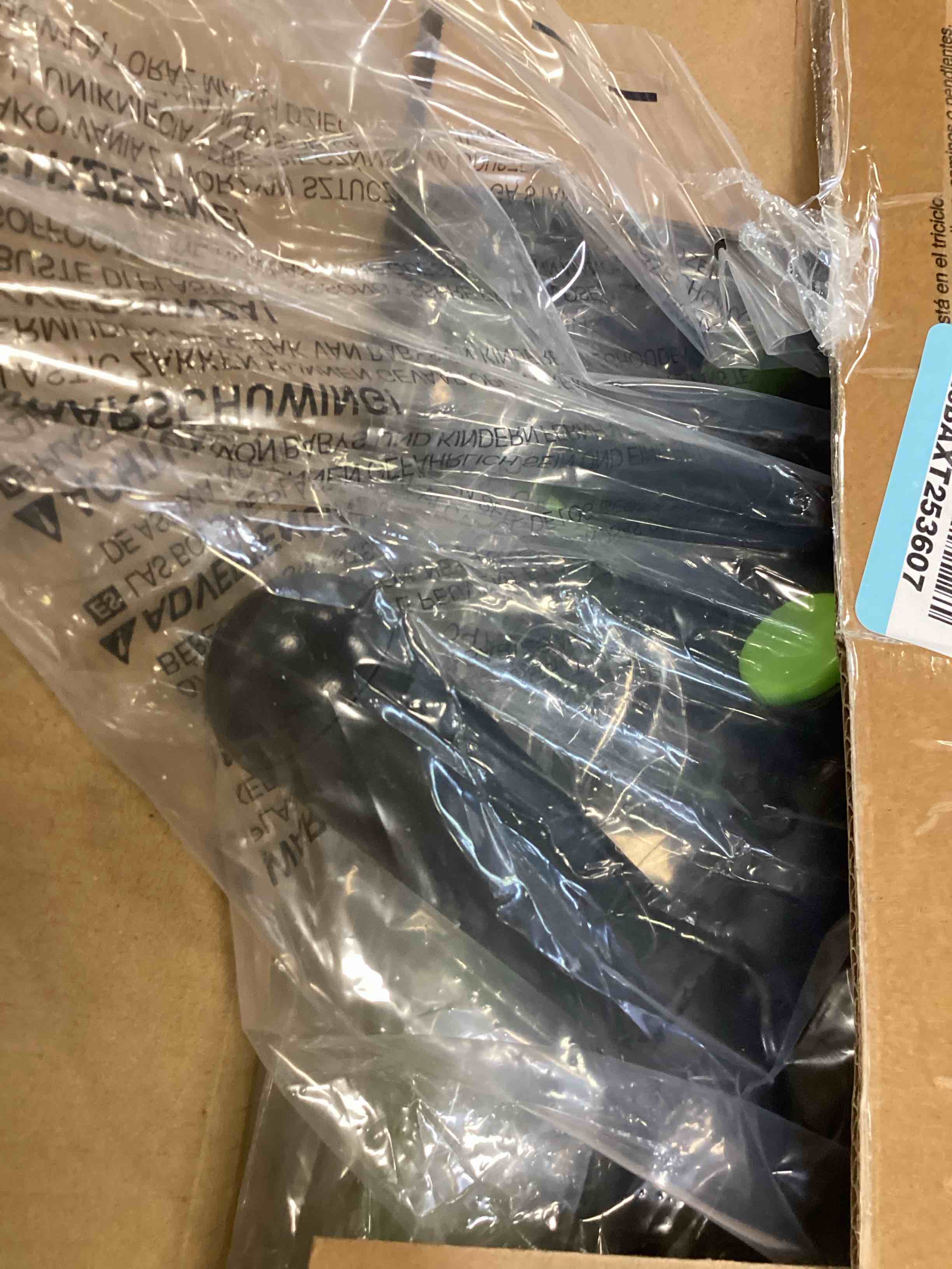 https://s3.amazonaws.com/lotting-images-prod/bidfta/PNK0111774_1723657558787.jpeg