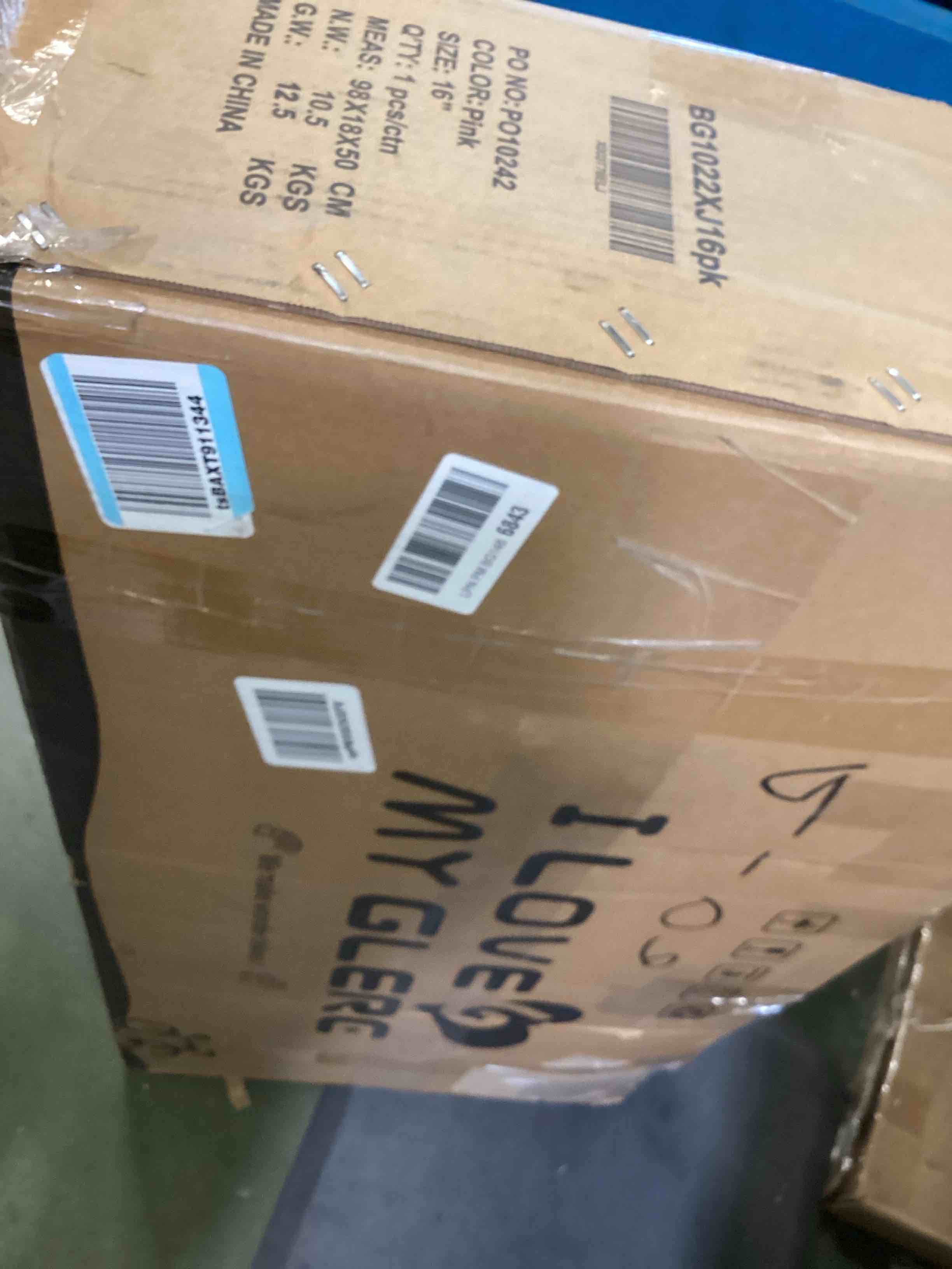 https://s3.amazonaws.com/lotting-images-prod/bidfta/PNK0111798_1723653053195.jpeg