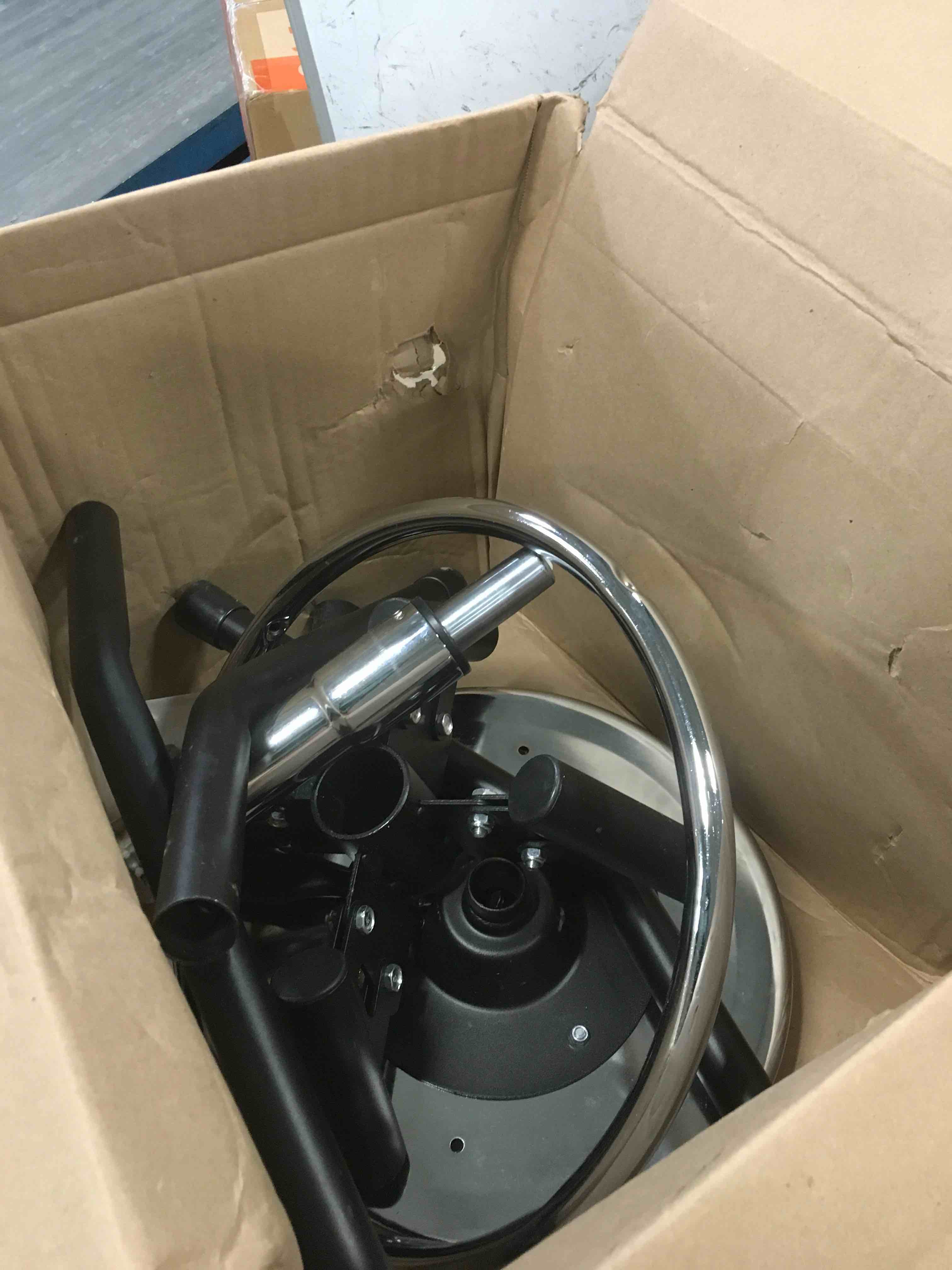 https://s3.amazonaws.com/lotting-images-prod/bidfta/PNK0112015_1725385954939.jpeg