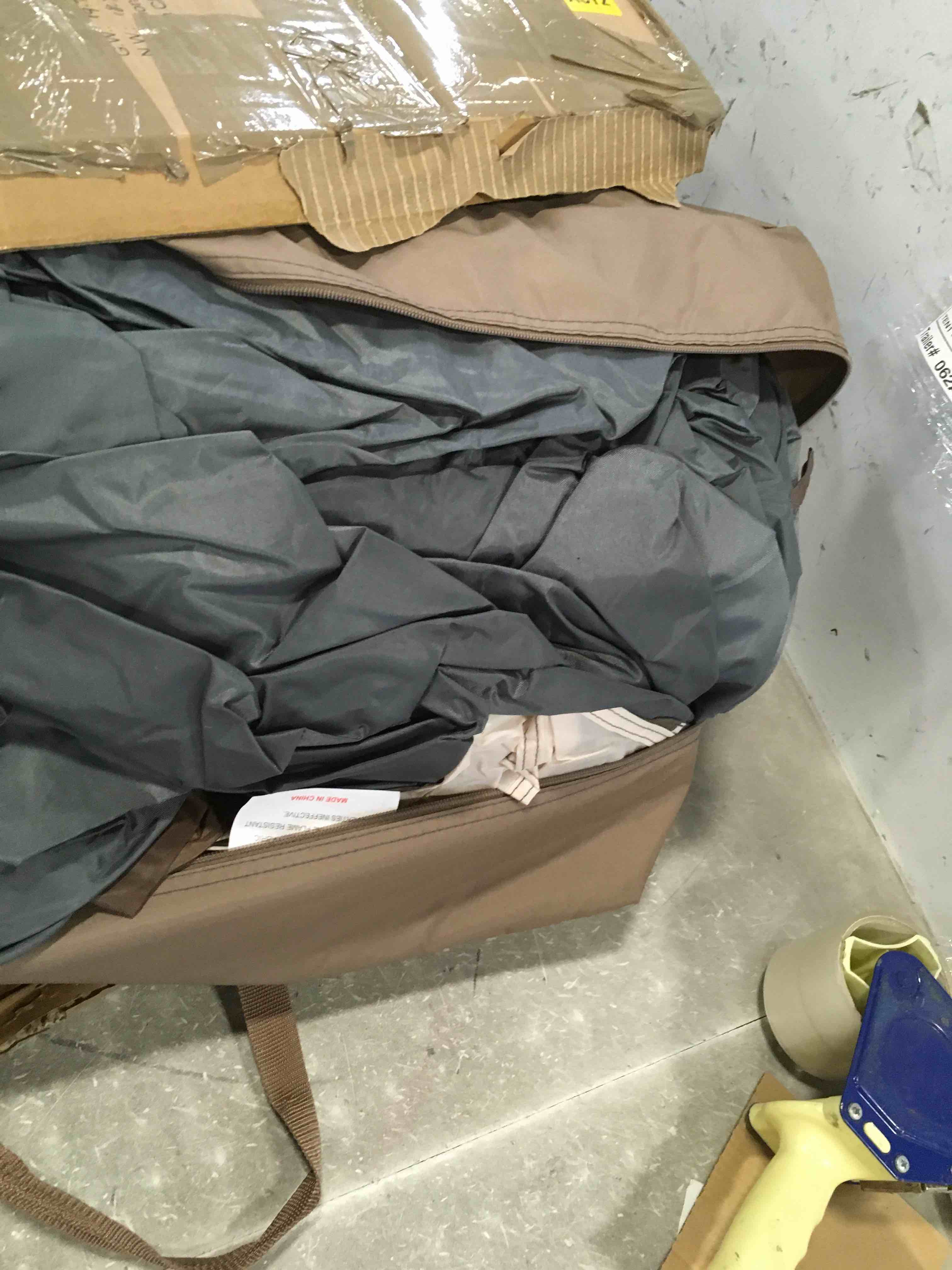 https://s3.amazonaws.com/lotting-images-prod/bidfta/PNK0112026_1725385187080.jpeg