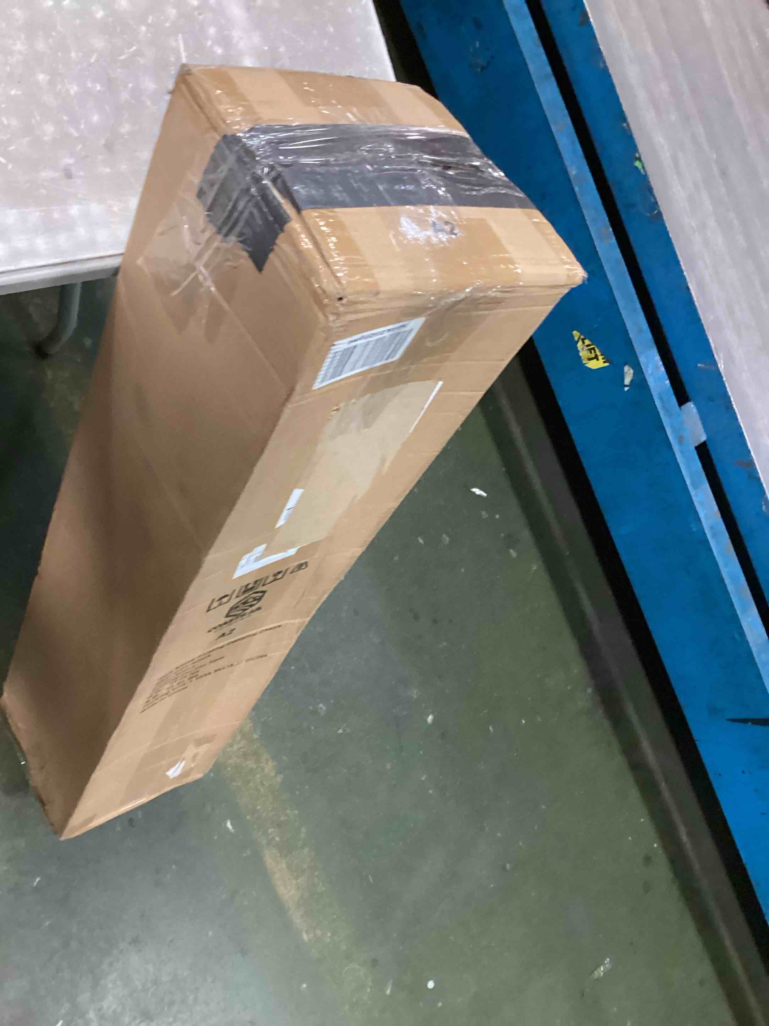 https://s3.amazonaws.com/lotting-images-prod/bidfta/PNK0112238_1725112906368.jpeg
