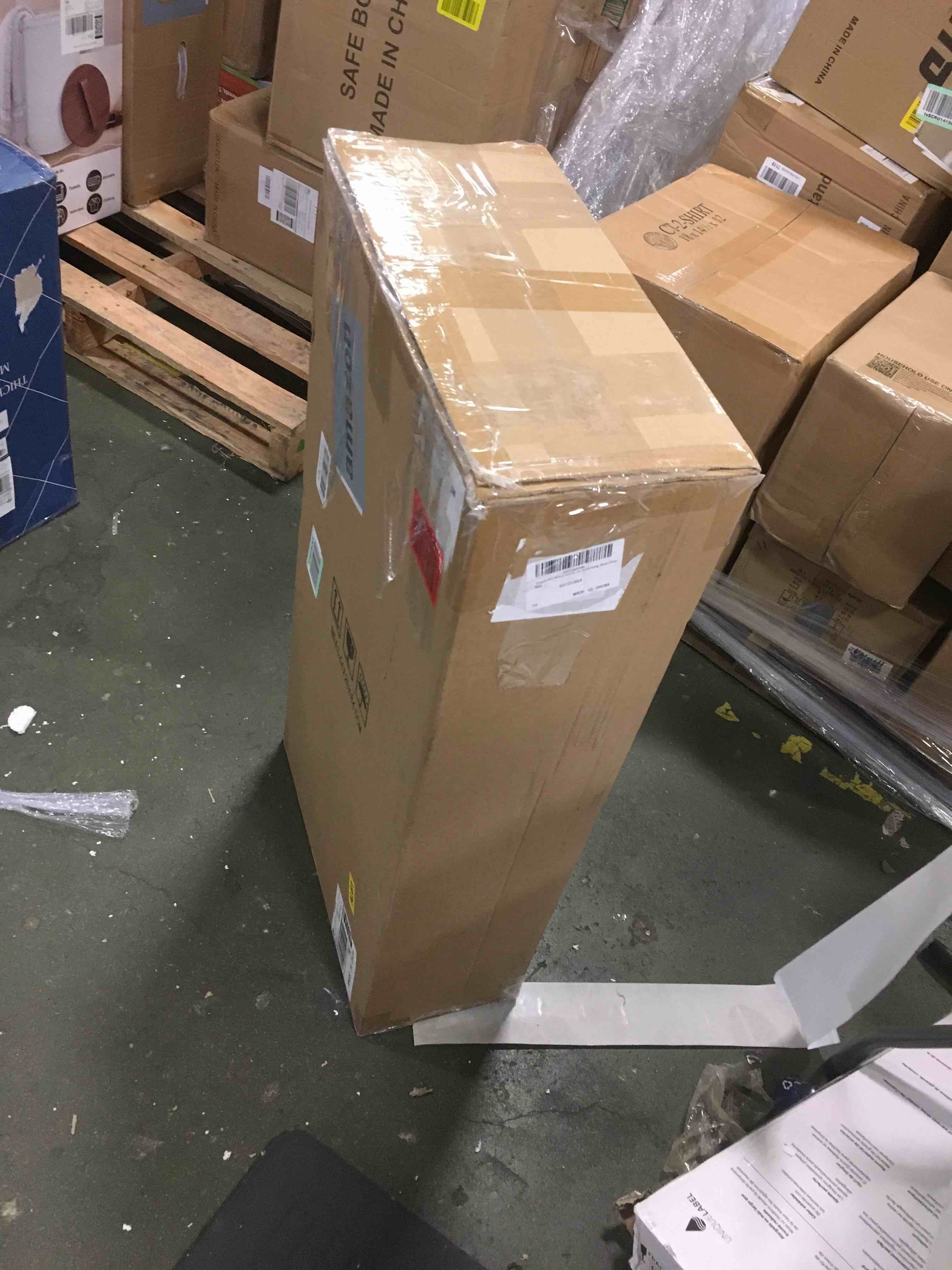 https://s3.amazonaws.com/lotting-images-prod/bidfta/PNK0113036_1724784376214.jpeg