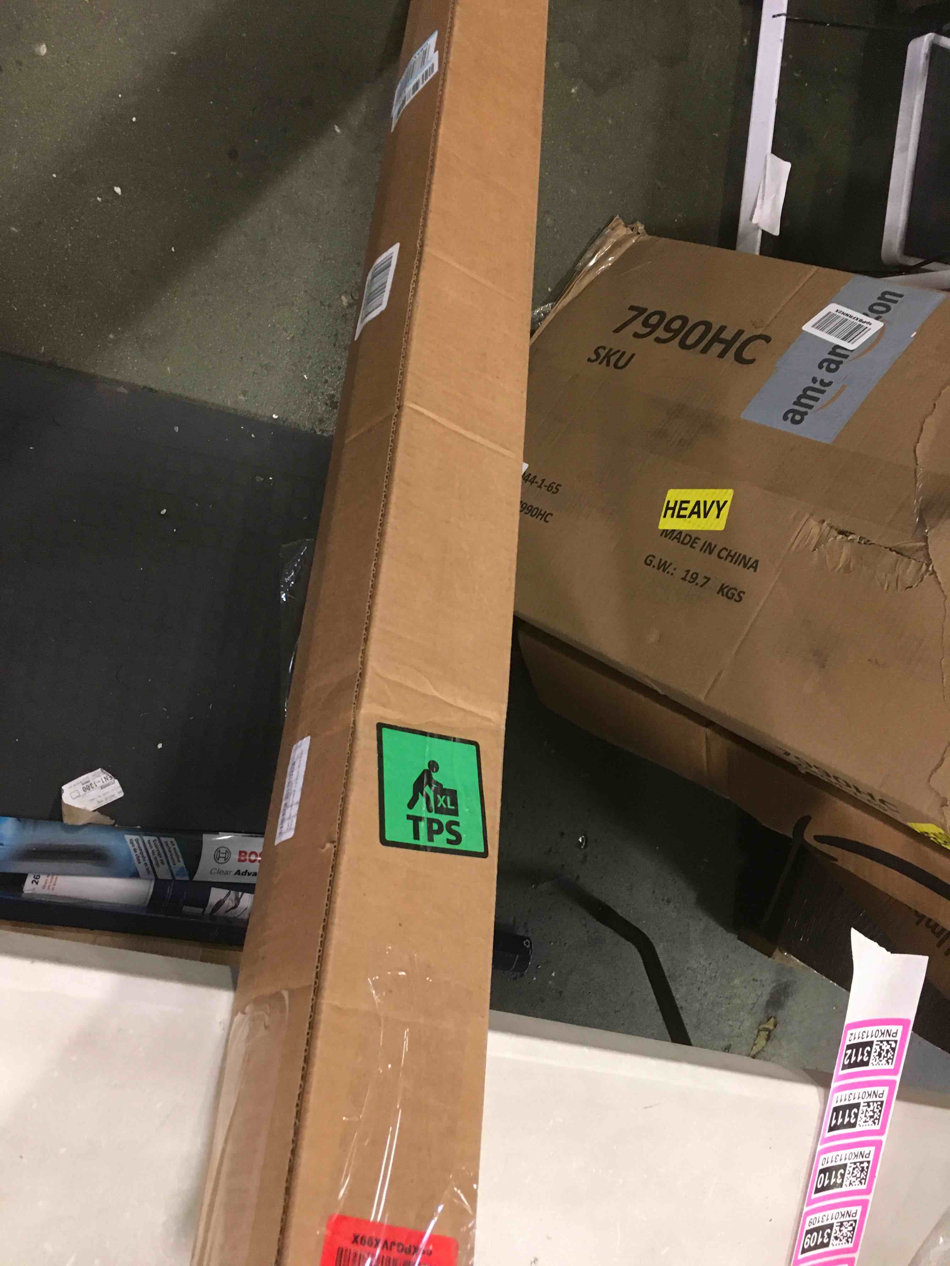https://s3.amazonaws.com/lotting-images-prod/bidfta/PNK0113112_1724774695666.jpeg