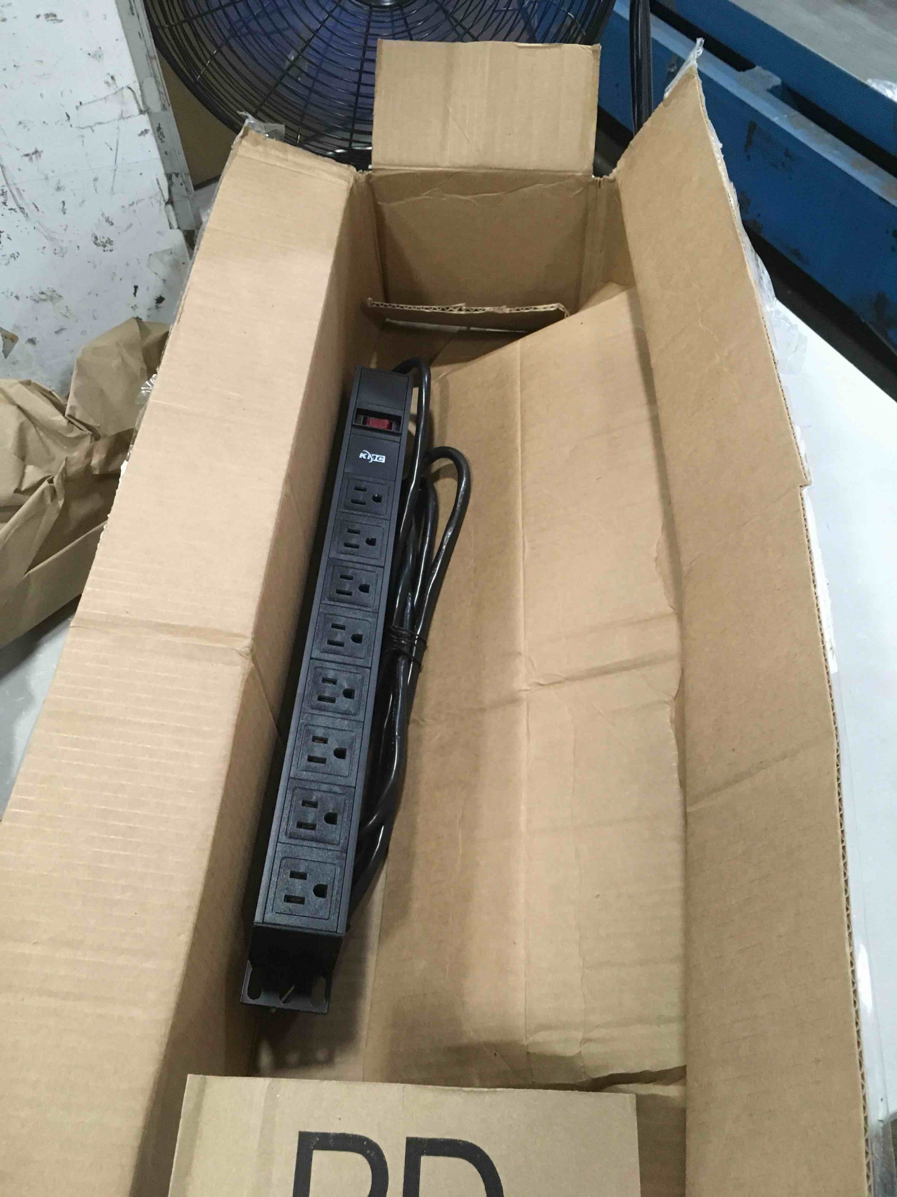 https://s3.amazonaws.com/lotting-images-prod/bidfta/PNK0113150_1724769676519.jpeg