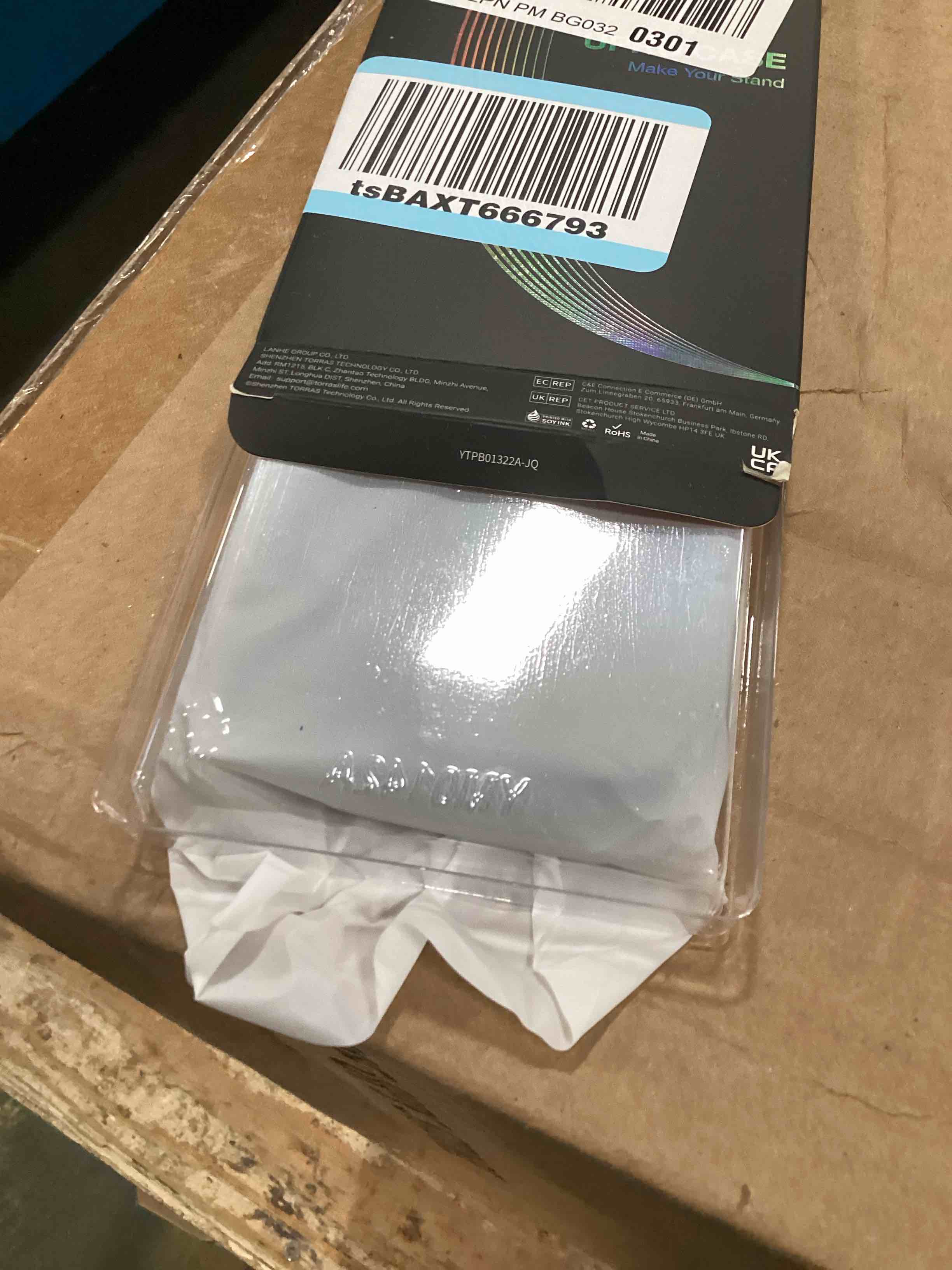 https://s3.amazonaws.com/lotting-images-prod/bidfta/PNK0114108_1727268788715.jpeg
