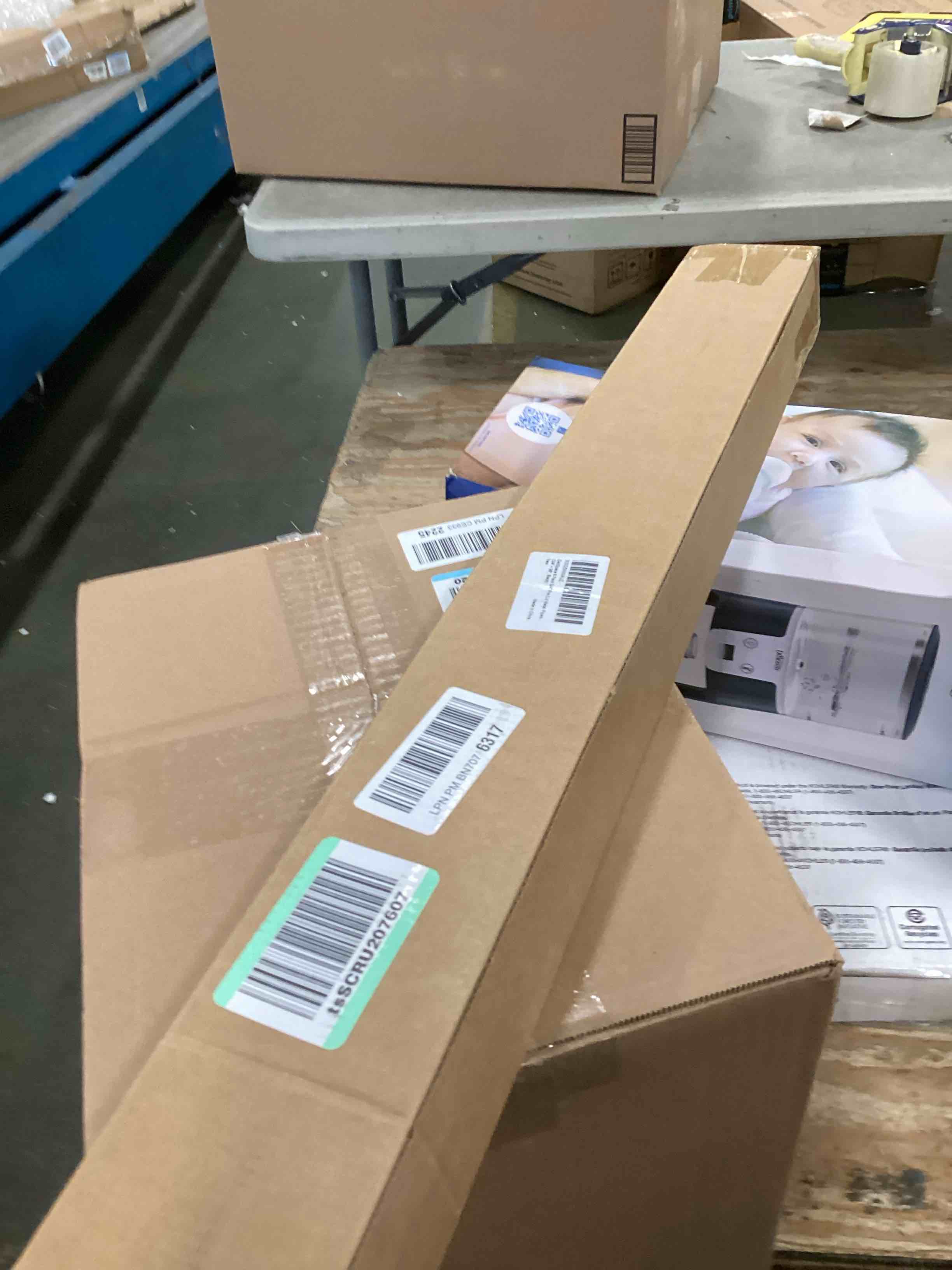 https://s3.amazonaws.com/lotting-images-prod/bidfta/PNK0114672_1727099954332.jpeg