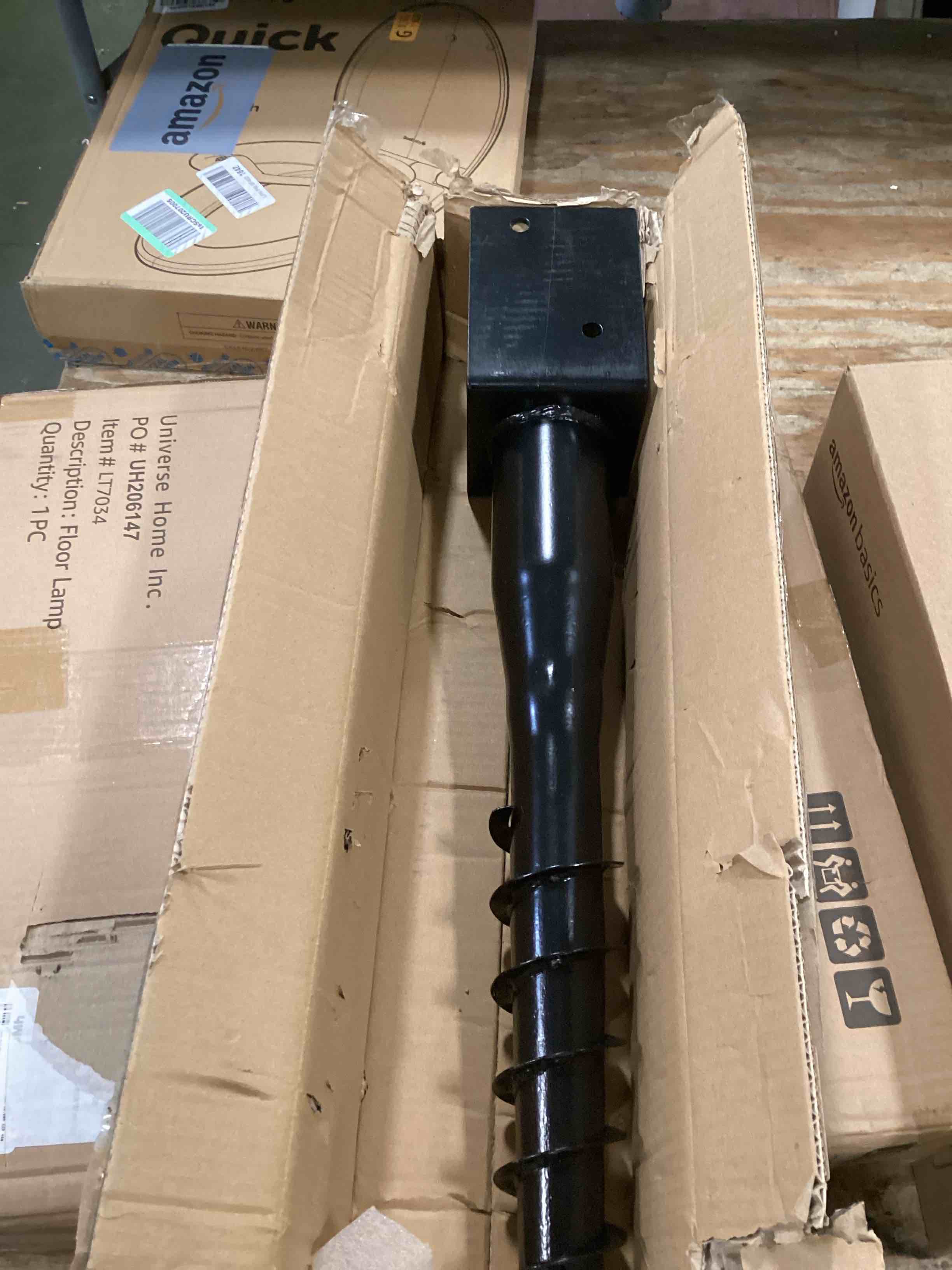 https://s3.amazonaws.com/lotting-images-prod/bidfta/PNK0115298_1726590628061.jpeg