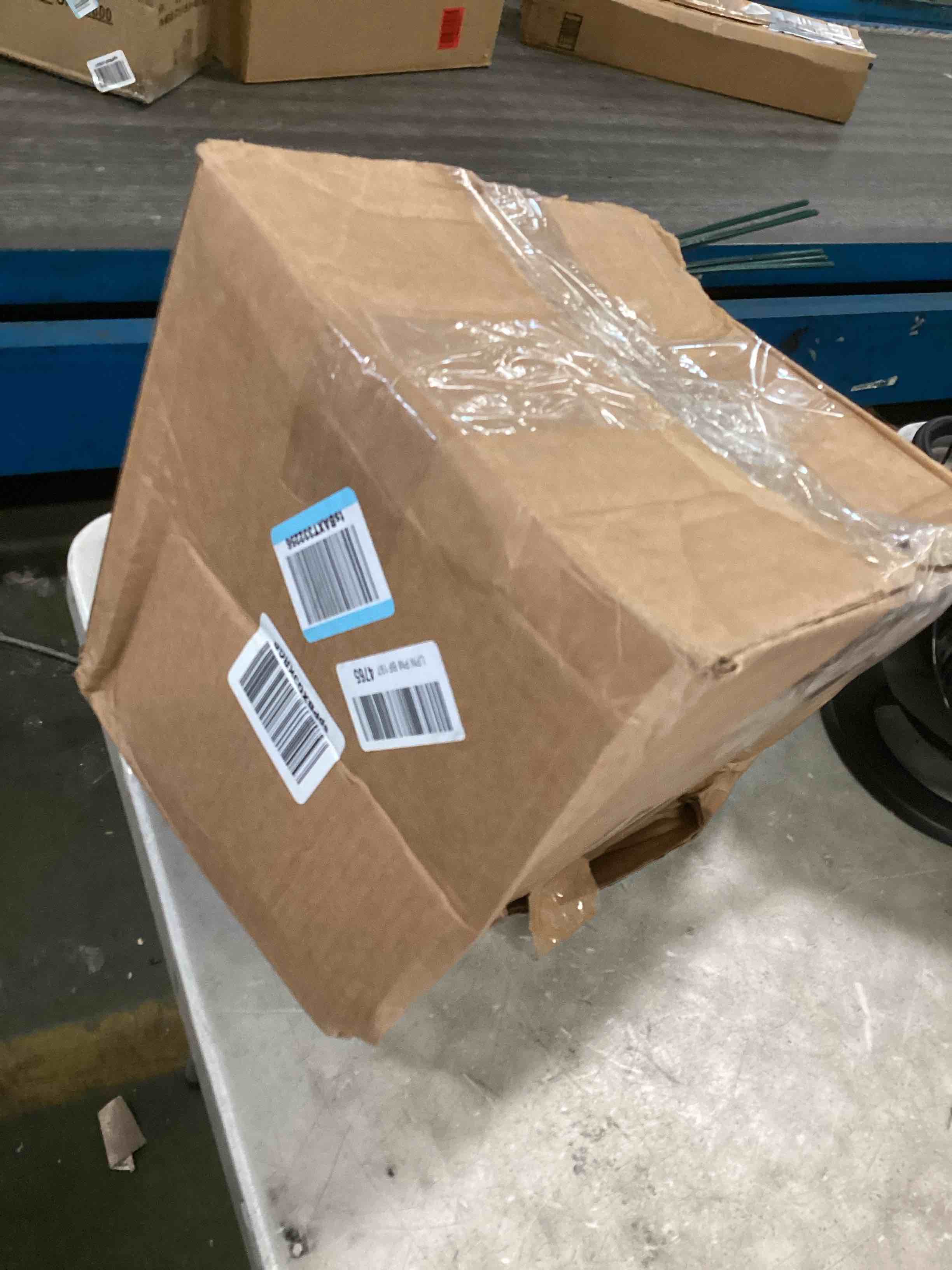 https://s3.amazonaws.com/lotting-images-prod/bidfta/PNK0116029_1724088465689.jpeg