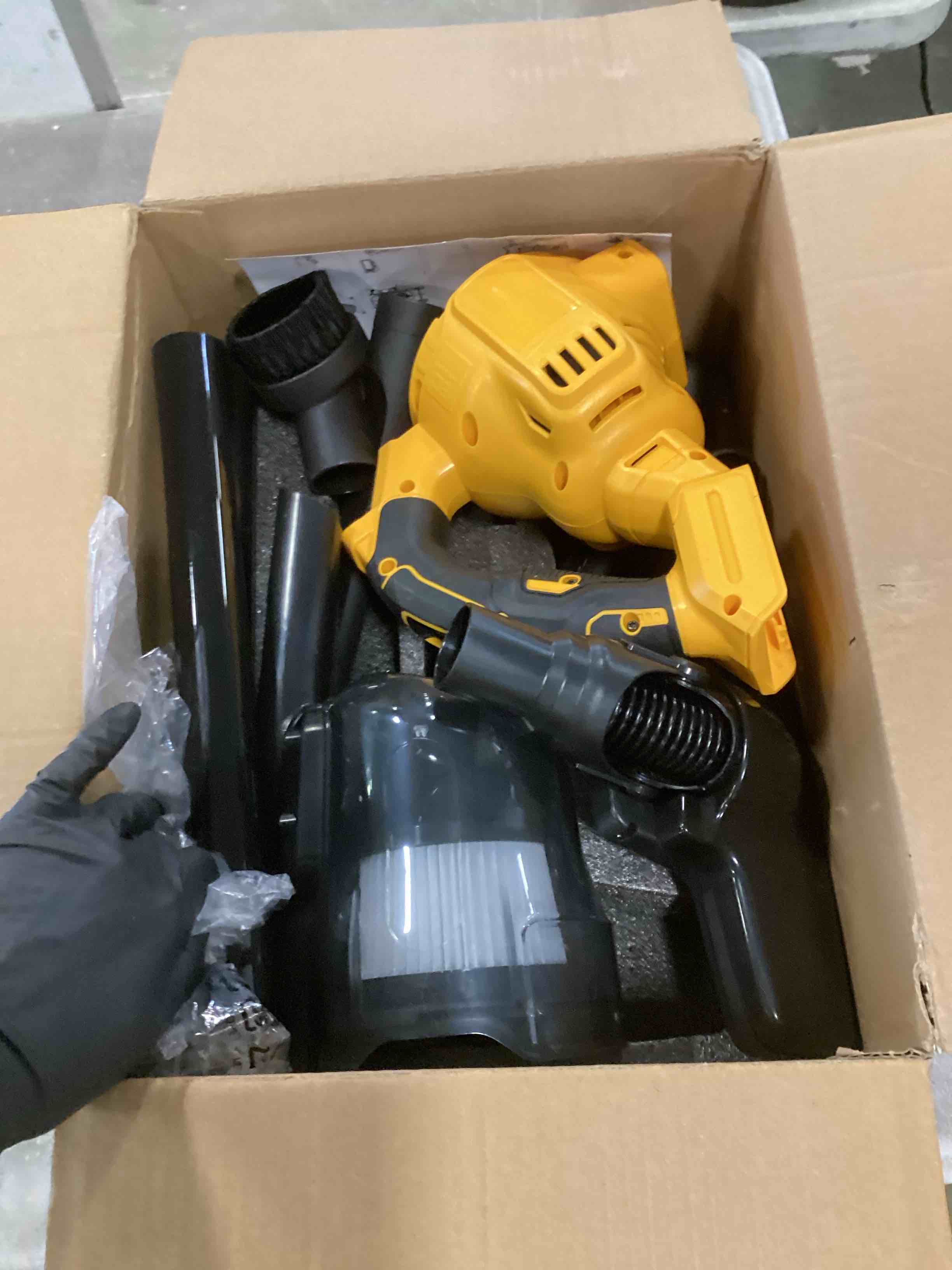 https://s3.amazonaws.com/lotting-images-prod/bidfta/PNK0116298_1723830026026.jpeg