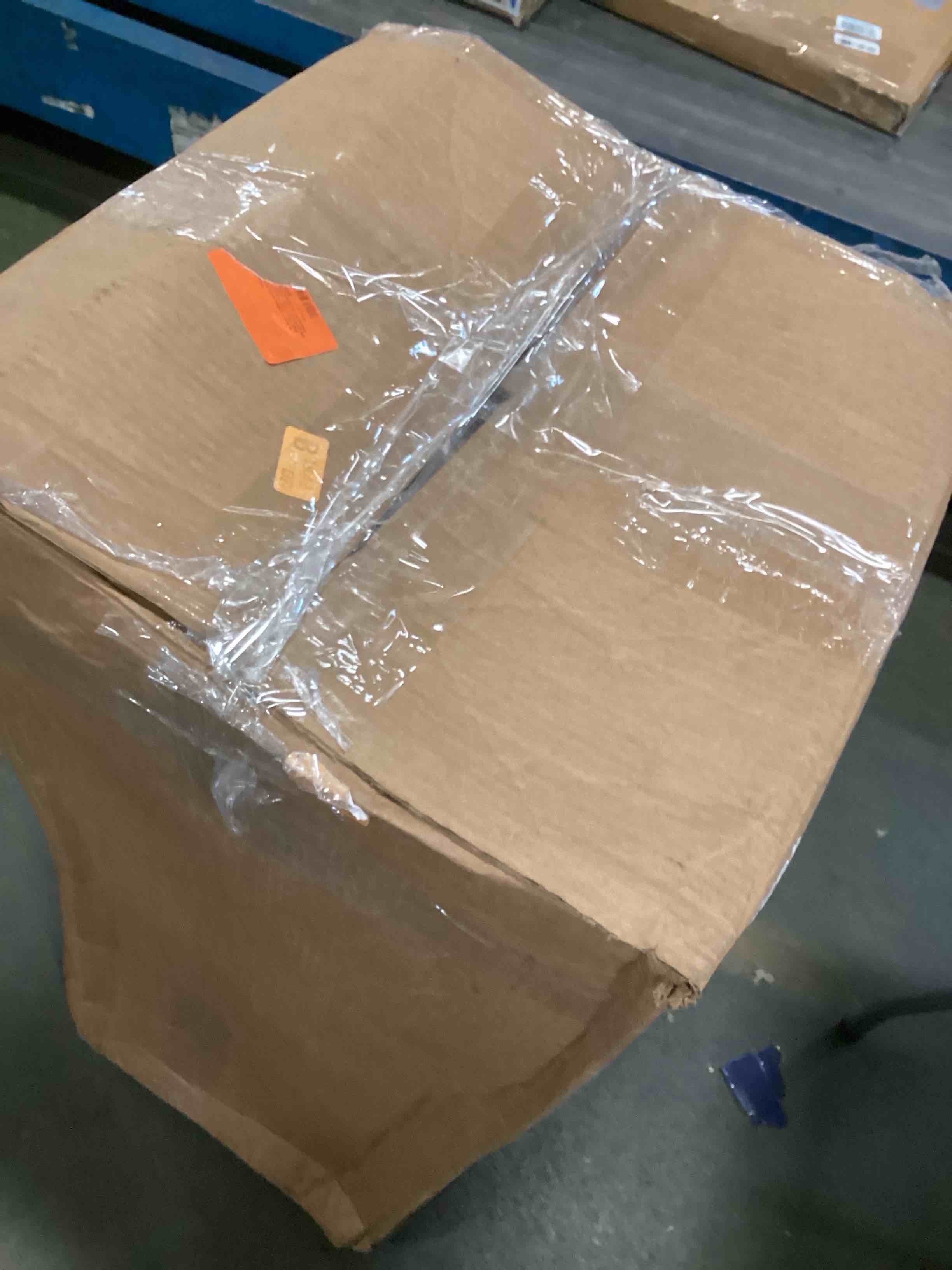 https://s3.amazonaws.com/lotting-images-prod/bidfta/PNK0116640_1723736669686.jpeg