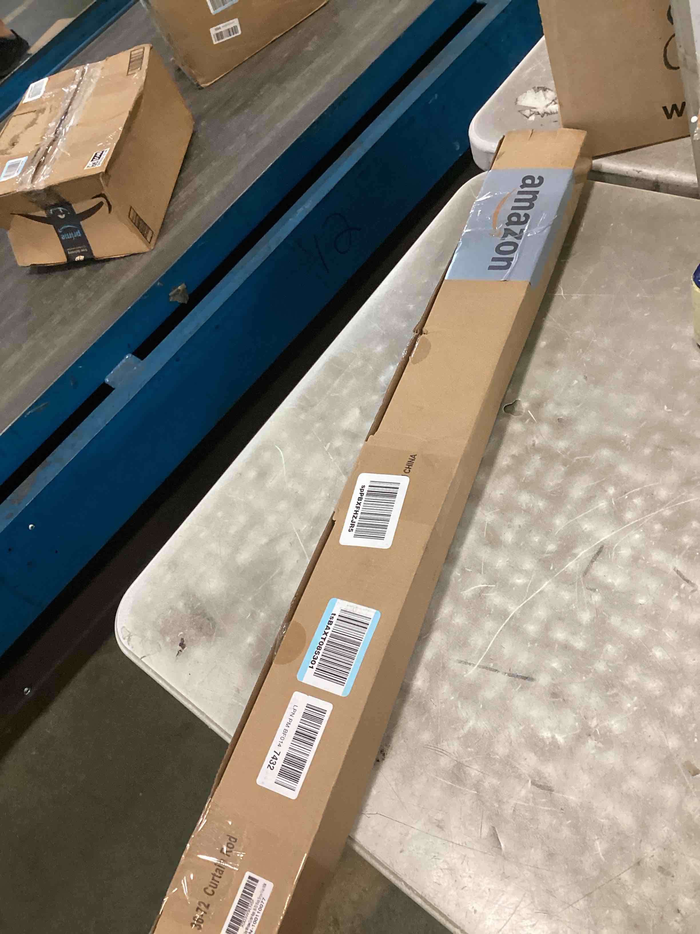 https://s3.amazonaws.com/lotting-images-prod/bidfta/PNK0116660_1723734952232.jpeg