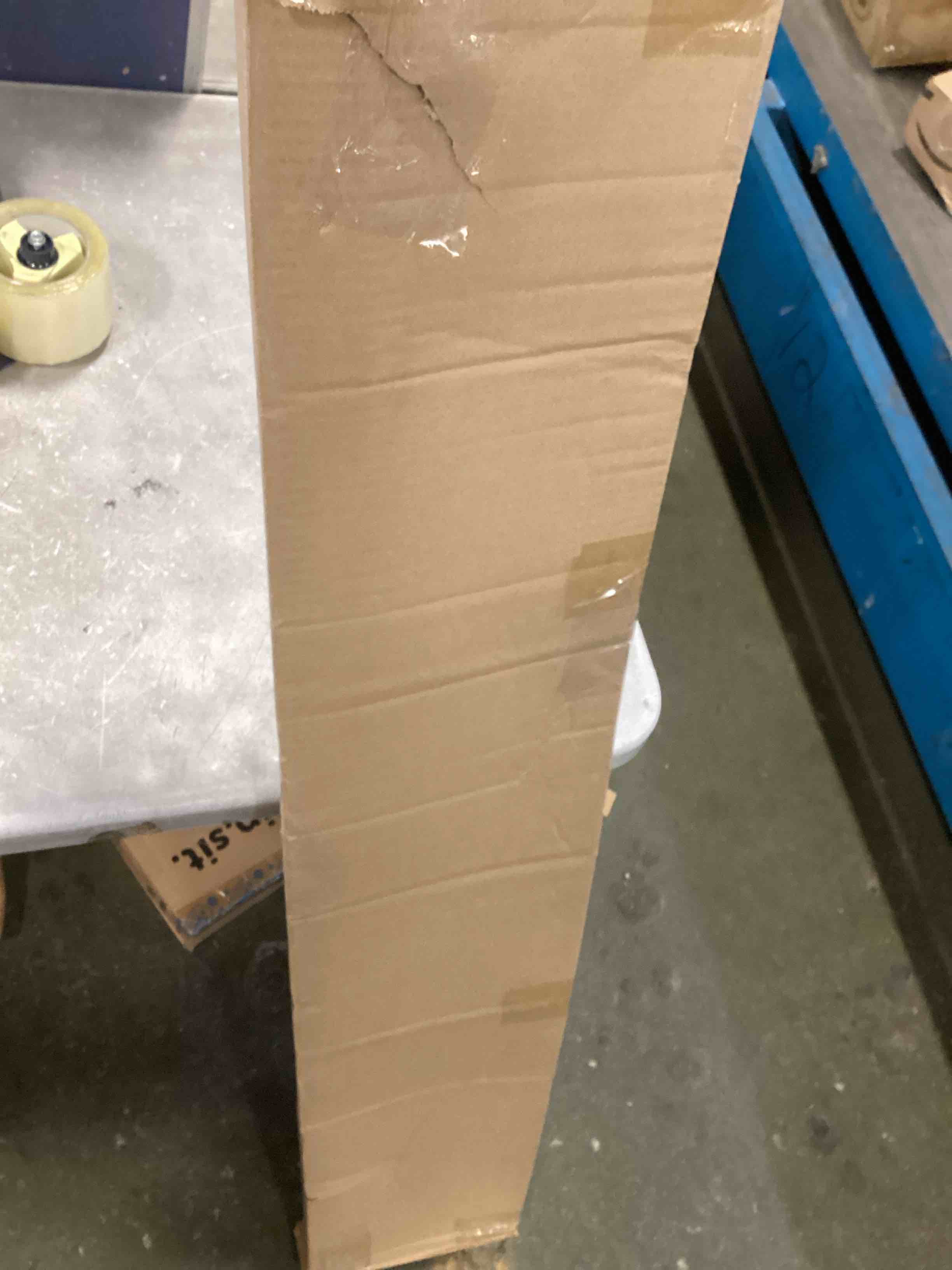 https://s3.amazonaws.com/lotting-images-prod/bidfta/PNK0116841_1723659622635.jpeg